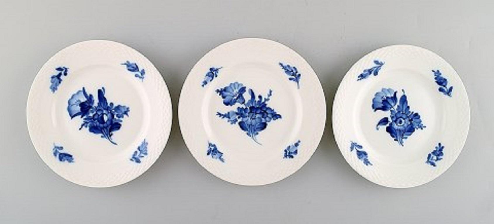 Ten blue flower braided cake plates from Royal Copenhagen.
Number 10/8092.
Stamped.
2nd factory quality. In perfect condition.
Measures: 16 cm.