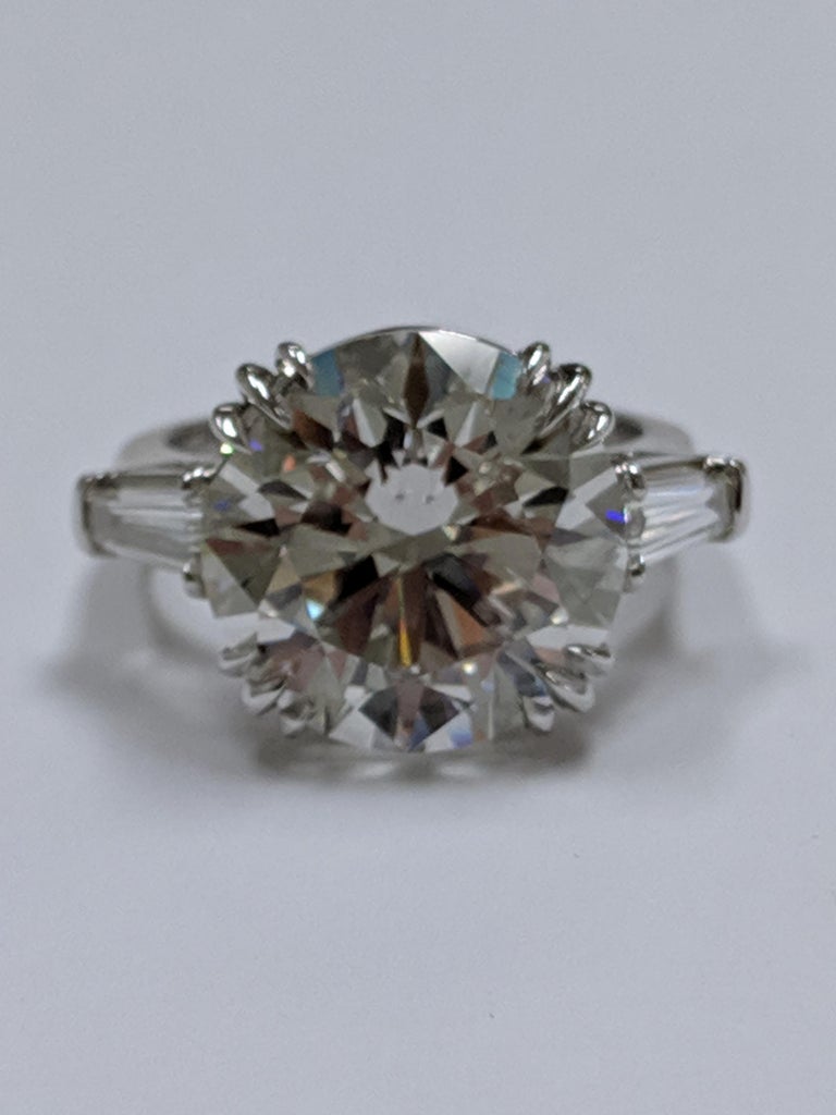 10 Carat Triple Excellent Round Brilliant Diamond Ring Set in Platinum