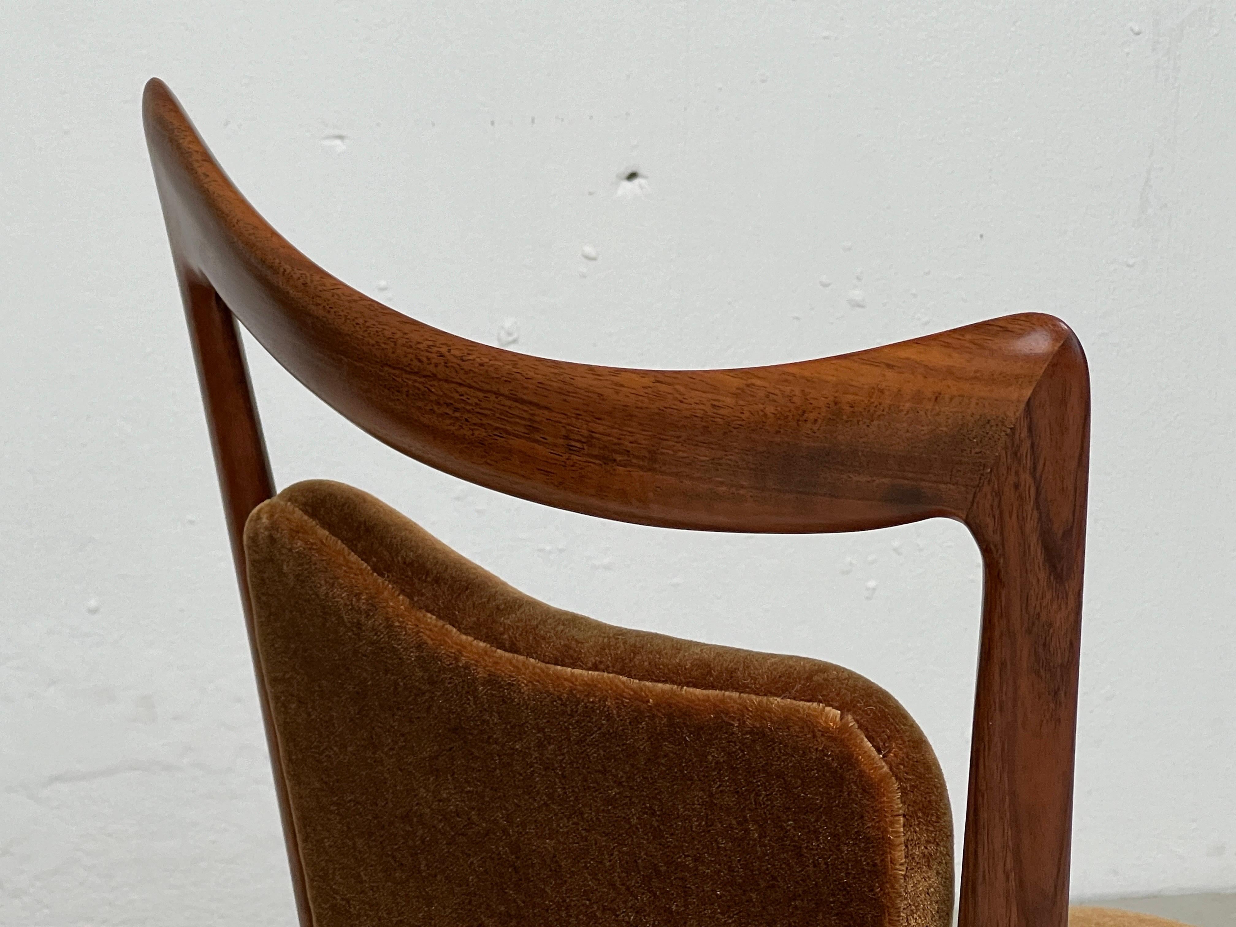 Ten Dining Chairs by Mario Gottardi & Melchiorre Bega 12