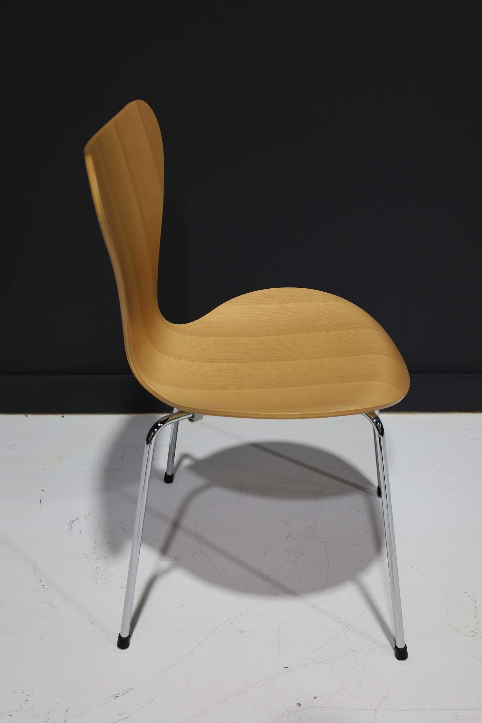 20th Century Ten Fritz Hansen Series 7 Chairs in Maple, Sold in Pairs