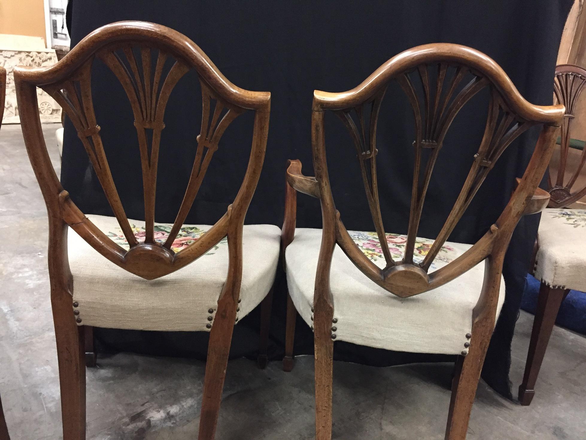 Zehn Mahagoni-Hepplewhite-Stühle im George-III-Stil:: 19. Jahrhundert 9