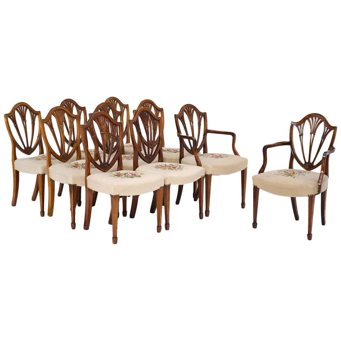 Zehn Mahagoni-Hepplewhite-Stühle im George-III-Stil:: 19. Jahrhundert