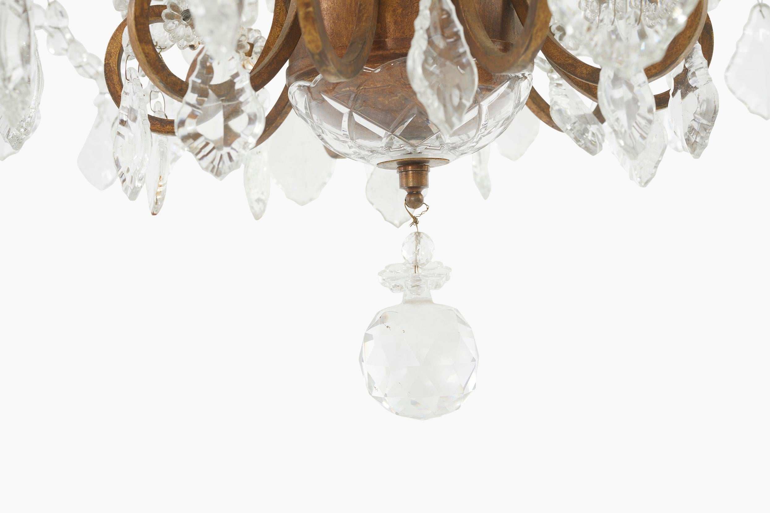 Ten-Light Crystal Chandelier / Gilt Brass Frame In Good Condition In Tarry Town, NY