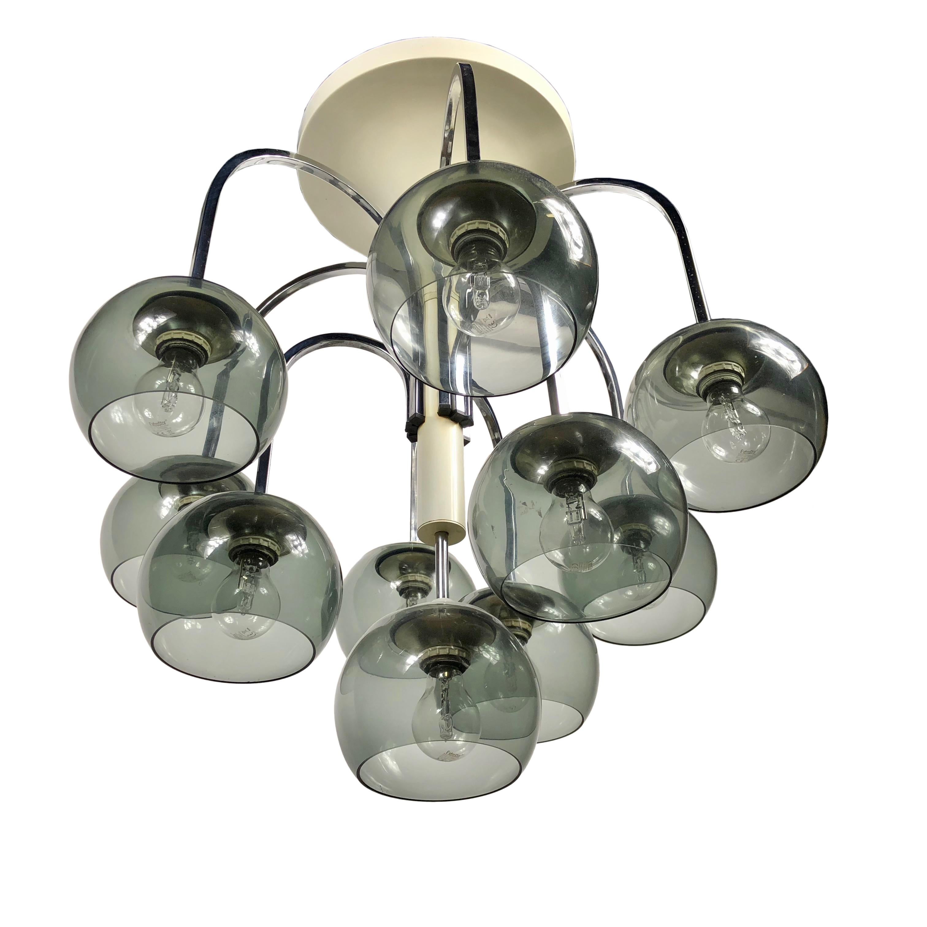 Zehn Lights Kronleuchter aus Chrom und Rauchglas, Italien, Mid-Century Modern im Zustand „Gut“ im Angebot in Rome, IT