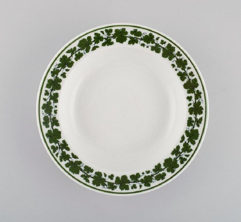 Ten Meissen Green Ivy Vine Leaf Plates in Hand-Painted Porcelain, 1940s In Excellent Condition In Copenhagen, DK