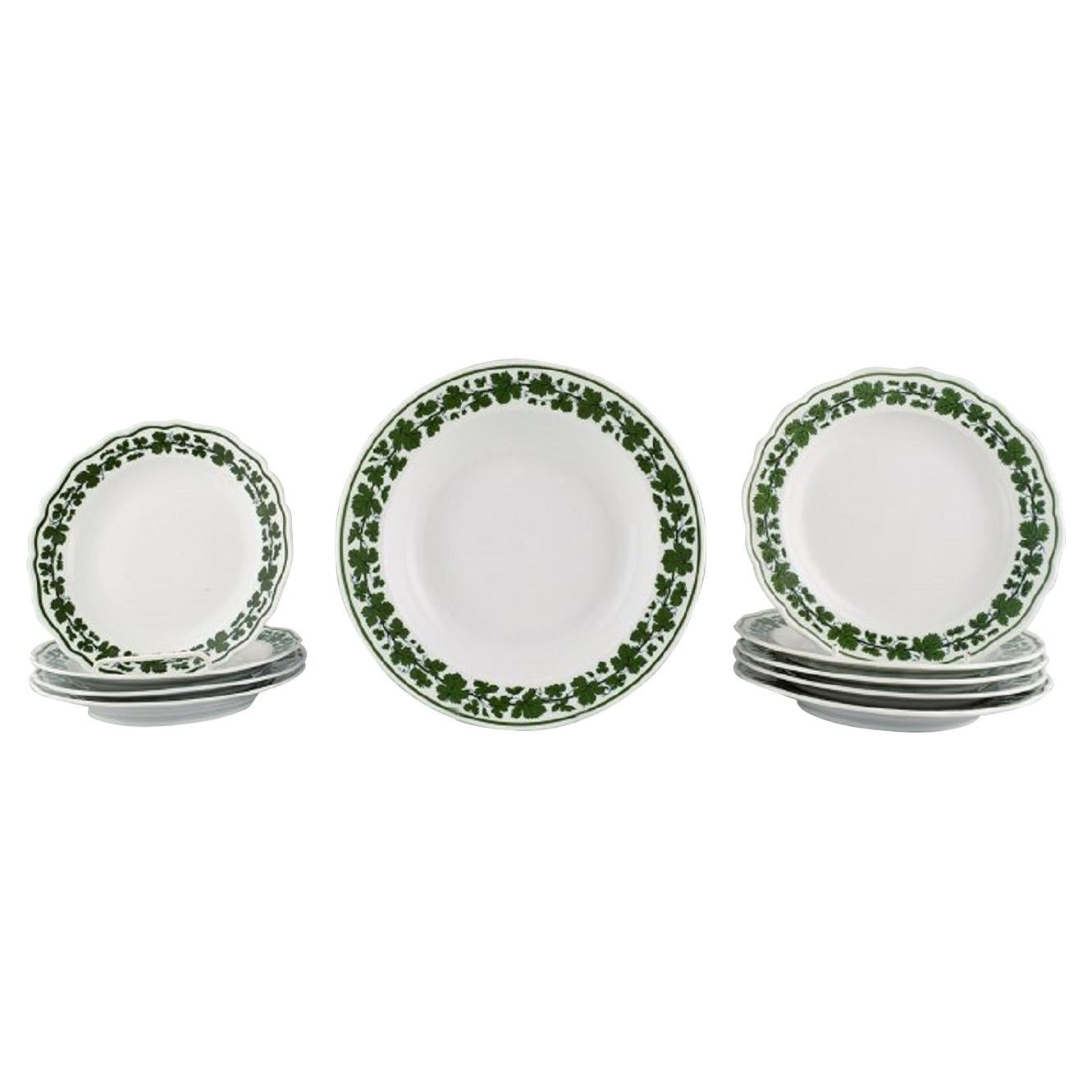 Ten Meissen Green Ivy Vine Leaf Plates in Hand-Painted Porcelain, 1940s