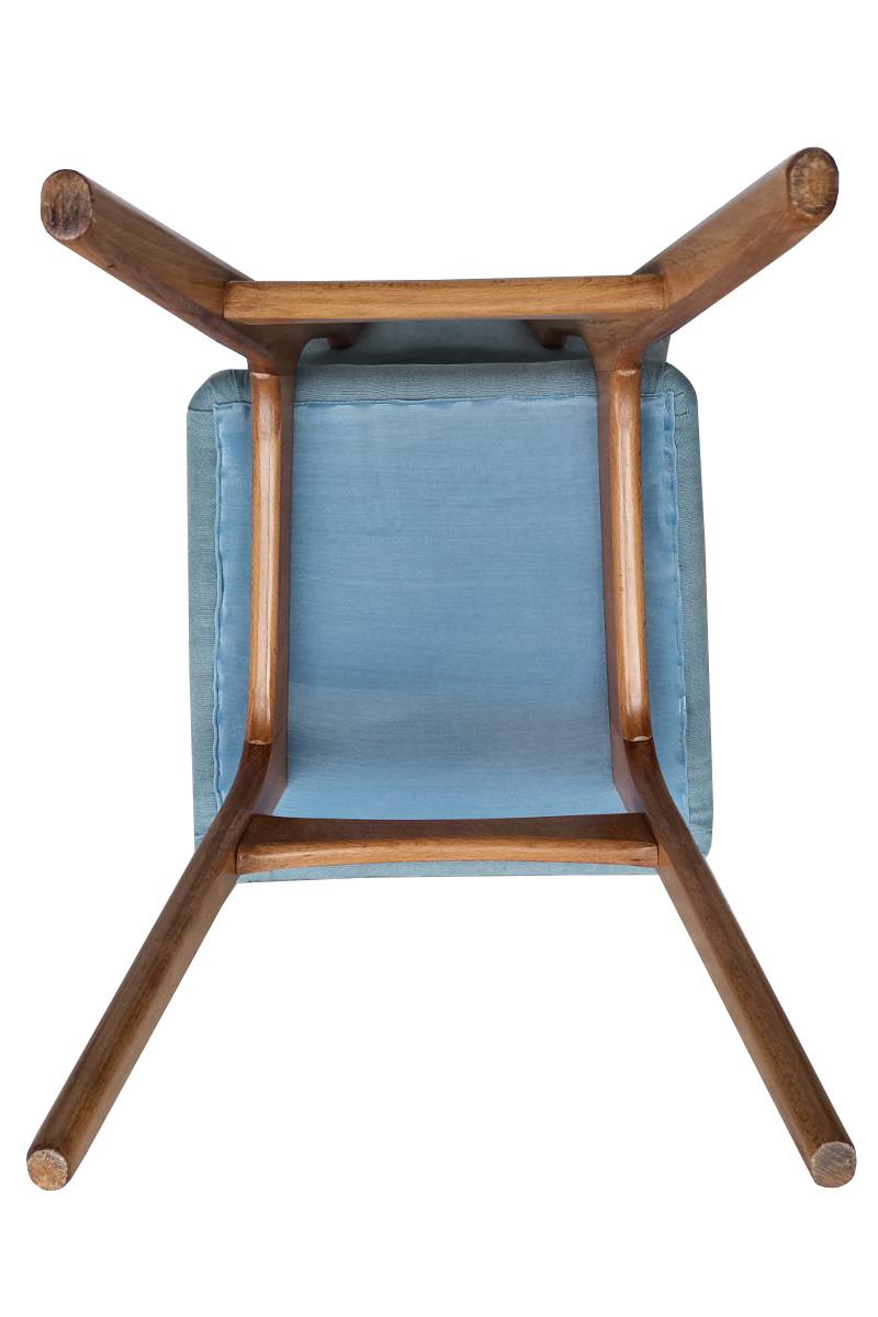 Zehn Schmetterlingsstühle aus der Mitte des Jahrhunderts, blaues Pierre-Frey-Leinen, Eichenholz, Europa, 1960 (20. Jahrhundert) im Angebot