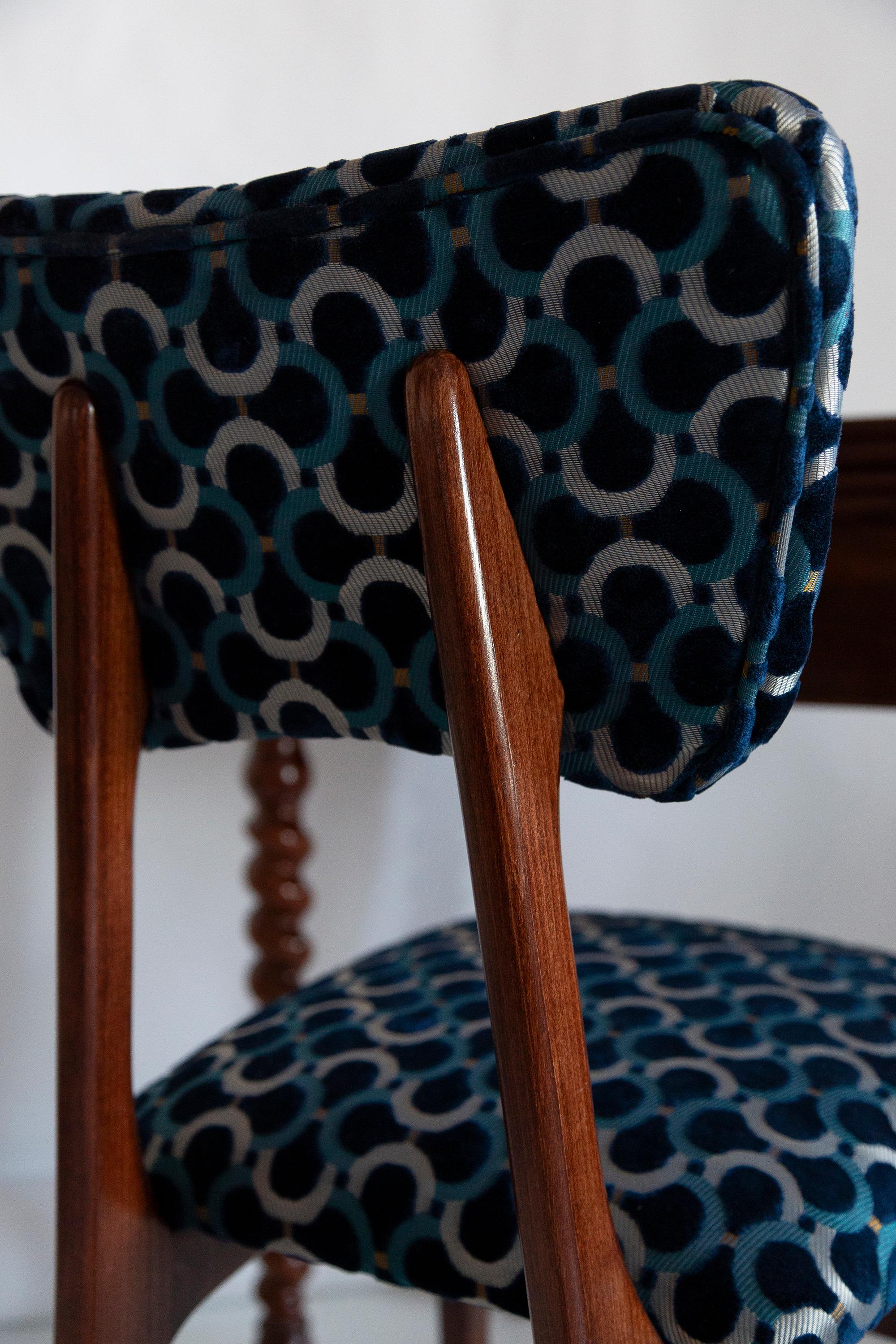 Mid-Century Modern Ten Mid Century Butterfly Chairs, Blue Scarabeo Velvet, Dark Wood, Europe, 1960s For Sale