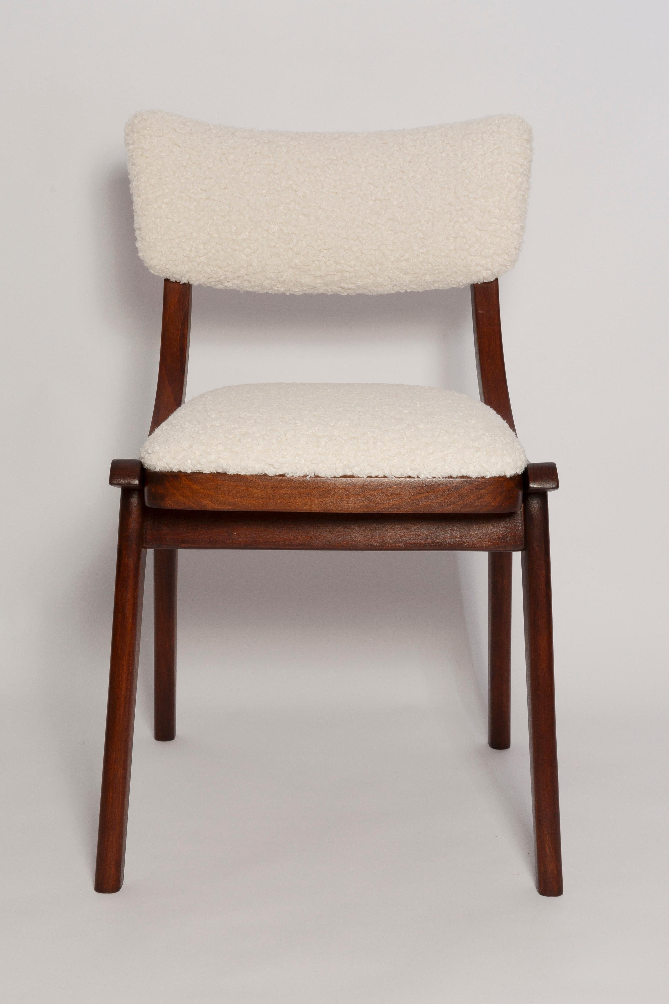 20th Century Ten Mid Century Modern Bumerang Chairs, Light Creme White Boucle, Poland, 1960s For Sale