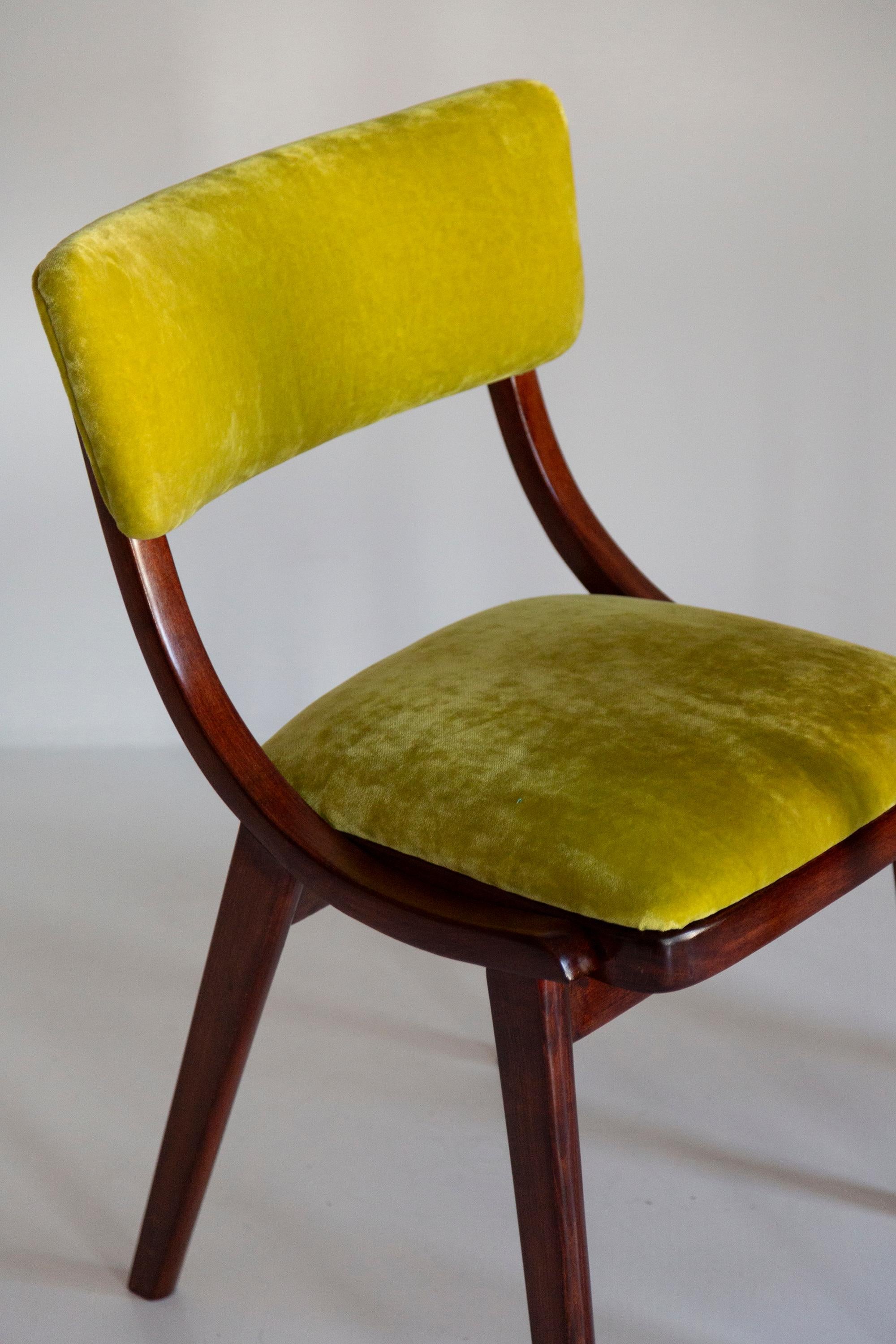 Mid-Century Modern Ten Mid Century Modern Bumerang Chairs, Lime Velvet Plushy Dedar, Poland, 1960s For Sale
