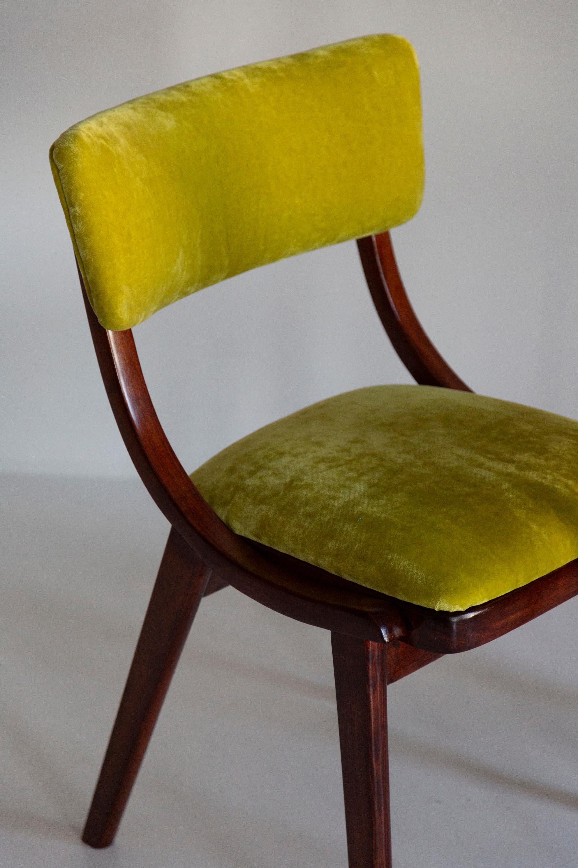 Polish Ten Mid Century Modern Bumerang Chairs, Lime Velvet Plushy Dedar, Poland, 1960s For Sale