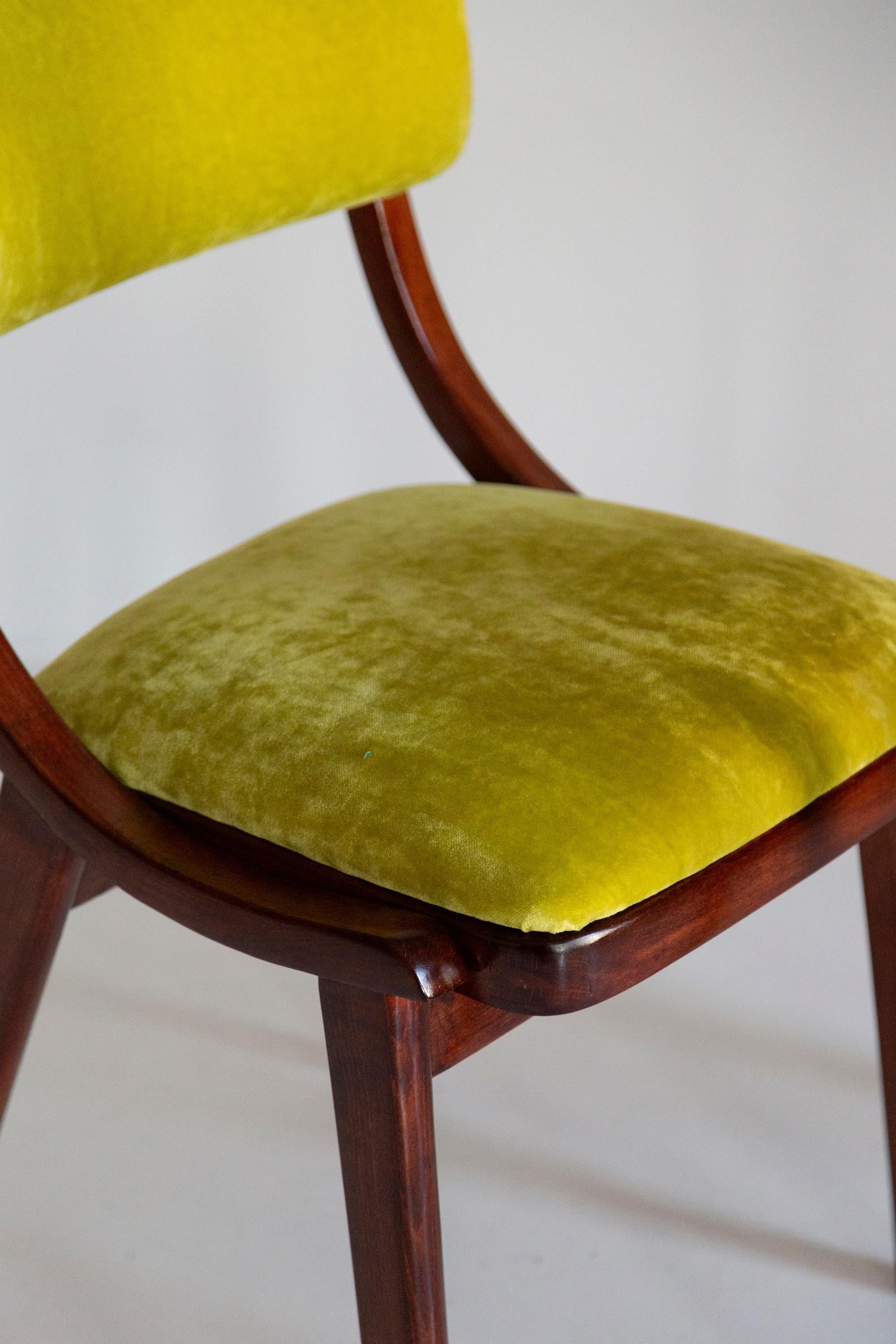 Hand-Crafted Ten Mid Century Modern Bumerang Chairs, Lime Velvet Plushy Dedar, Poland, 1960s For Sale