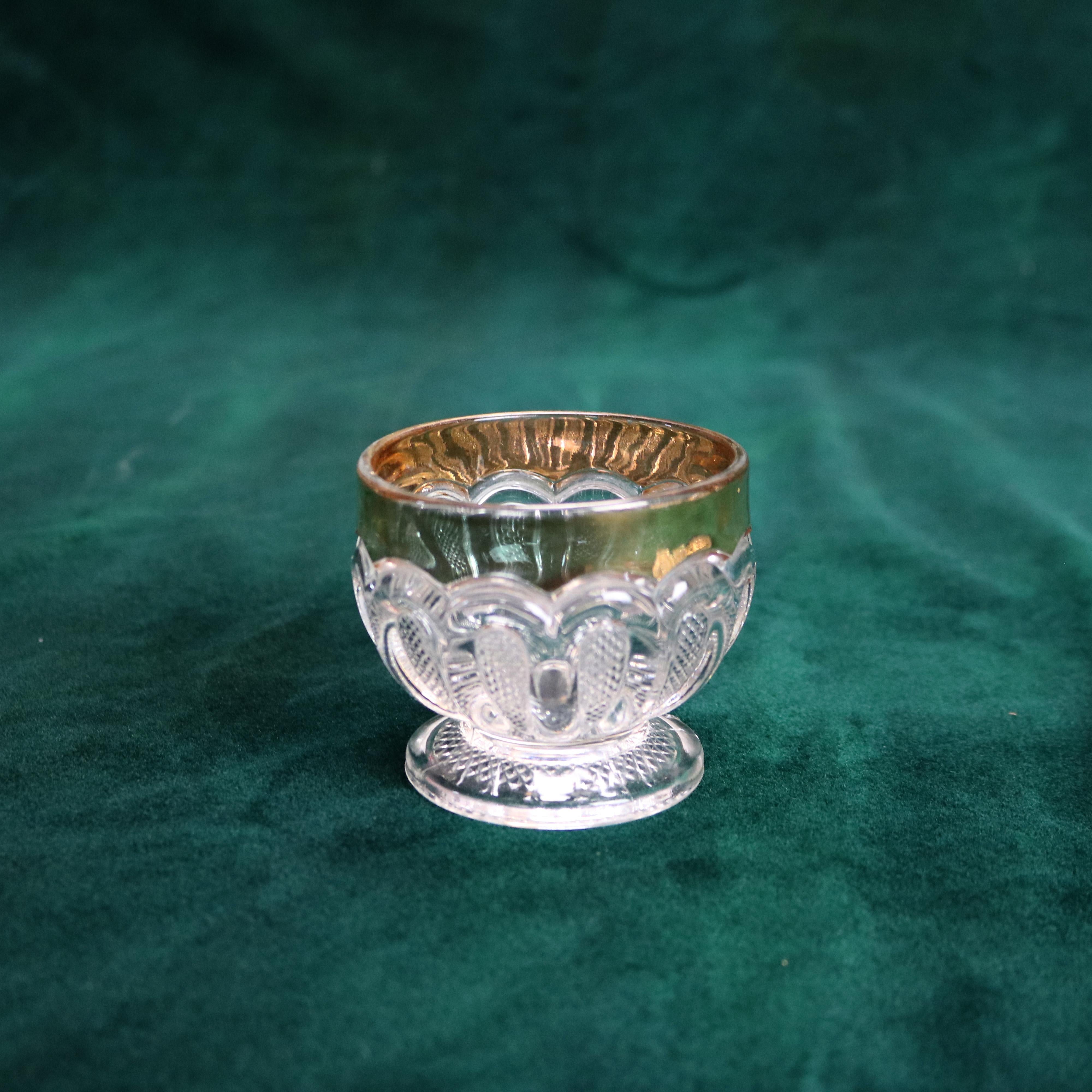 Vajilla antigua de diez piezas de vidrio prensado dorado C1930 en venta 3