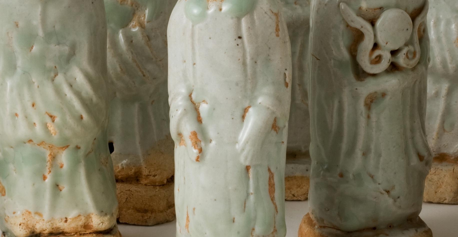 Zehn Qingbai-Figuren von Höflingen, Fünf Dynastien-Song-Dynastie im Angebot 1