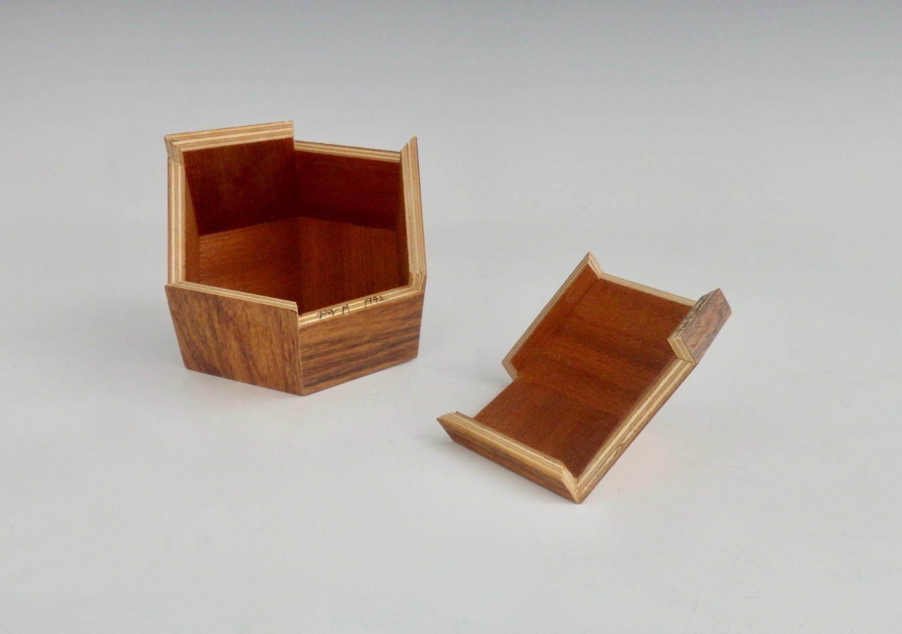 Mid-Century Modern Boîte à puzzle en bois polyédrique à dix faces Sculpture en vente