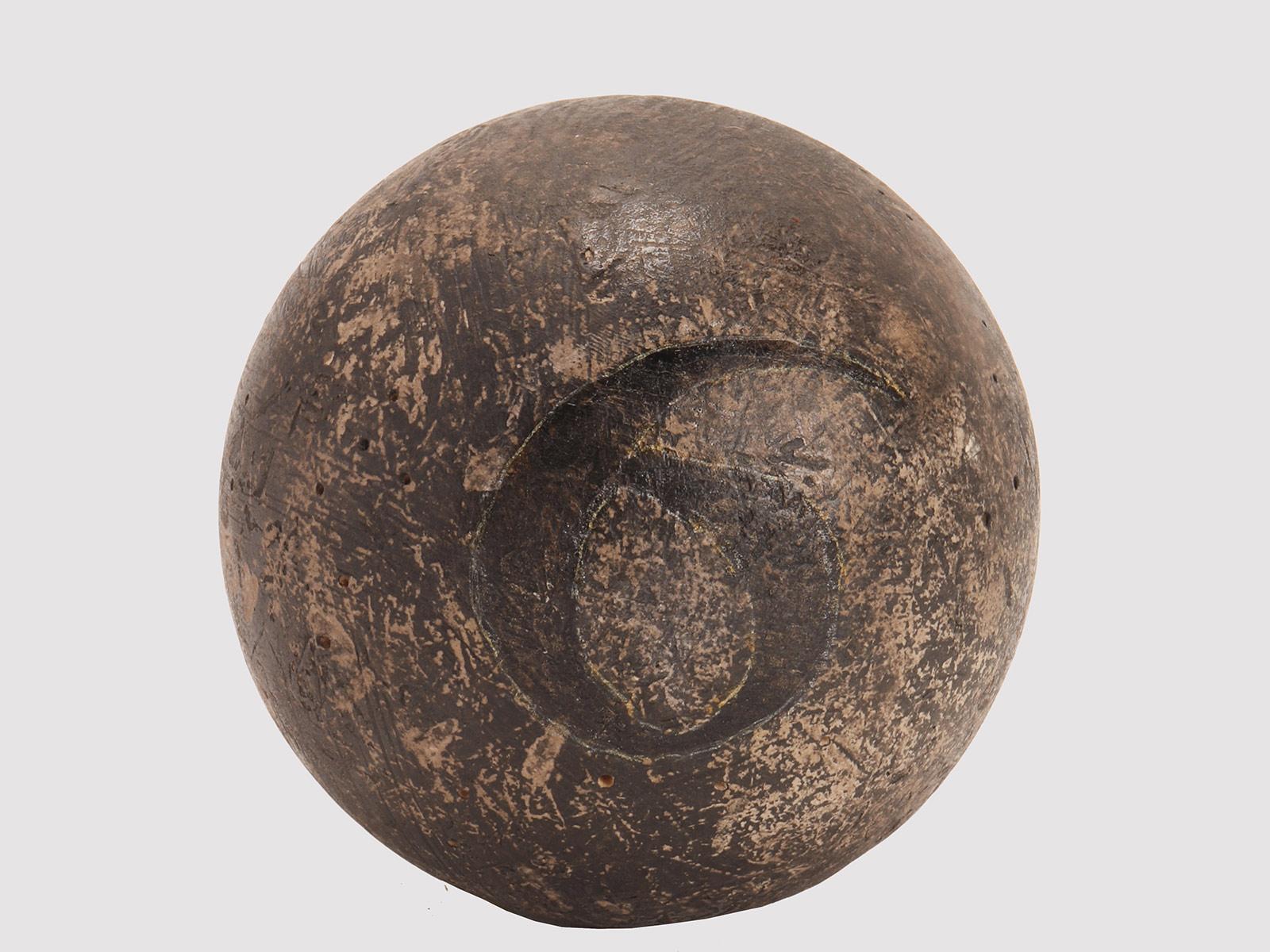 Dix sphères : ne pesant que deux fois et essayant de trouver la plus lourde, France 1900 en vente 4