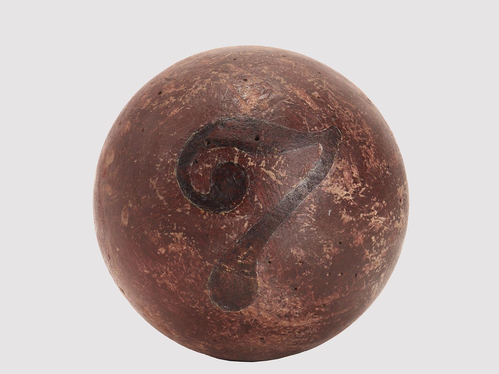 Dix sphères : ne pesant que deux fois et essayant de trouver la plus lourde, France 1900 en vente 5
