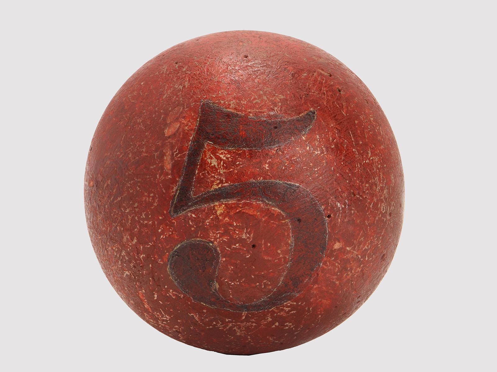 Dix sphères : ne pesant que deux fois et essayant de trouver la plus lourde, France 1900 en vente 3