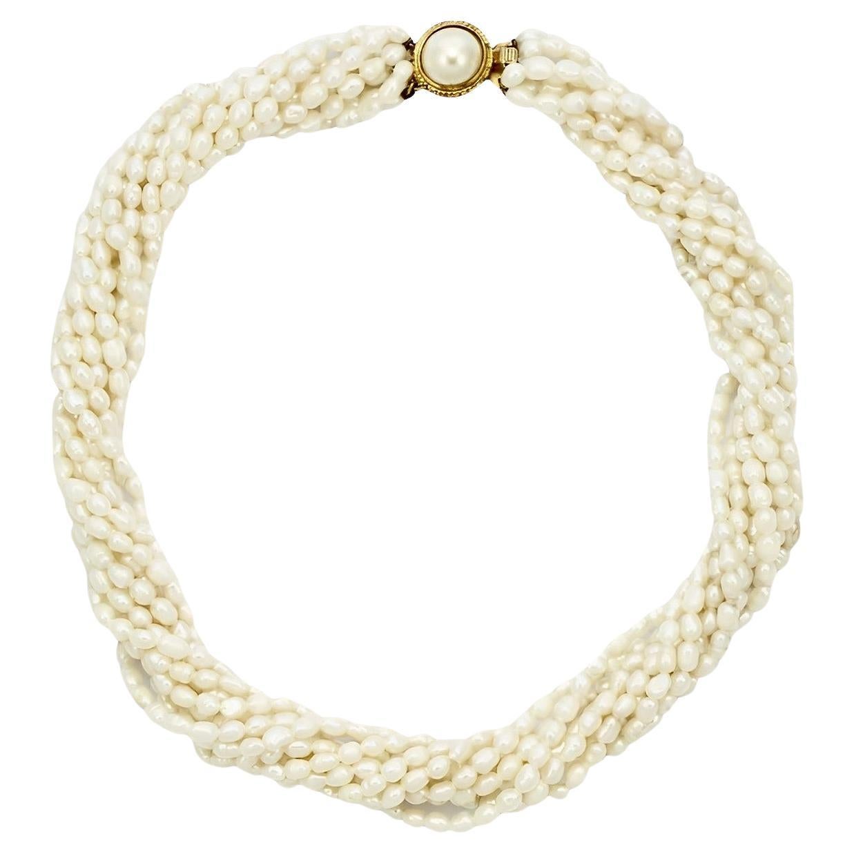 Collier de perles de riz baroque à dix brins Fermoir en fausse perle plaqué or circa 1970 en vente 3