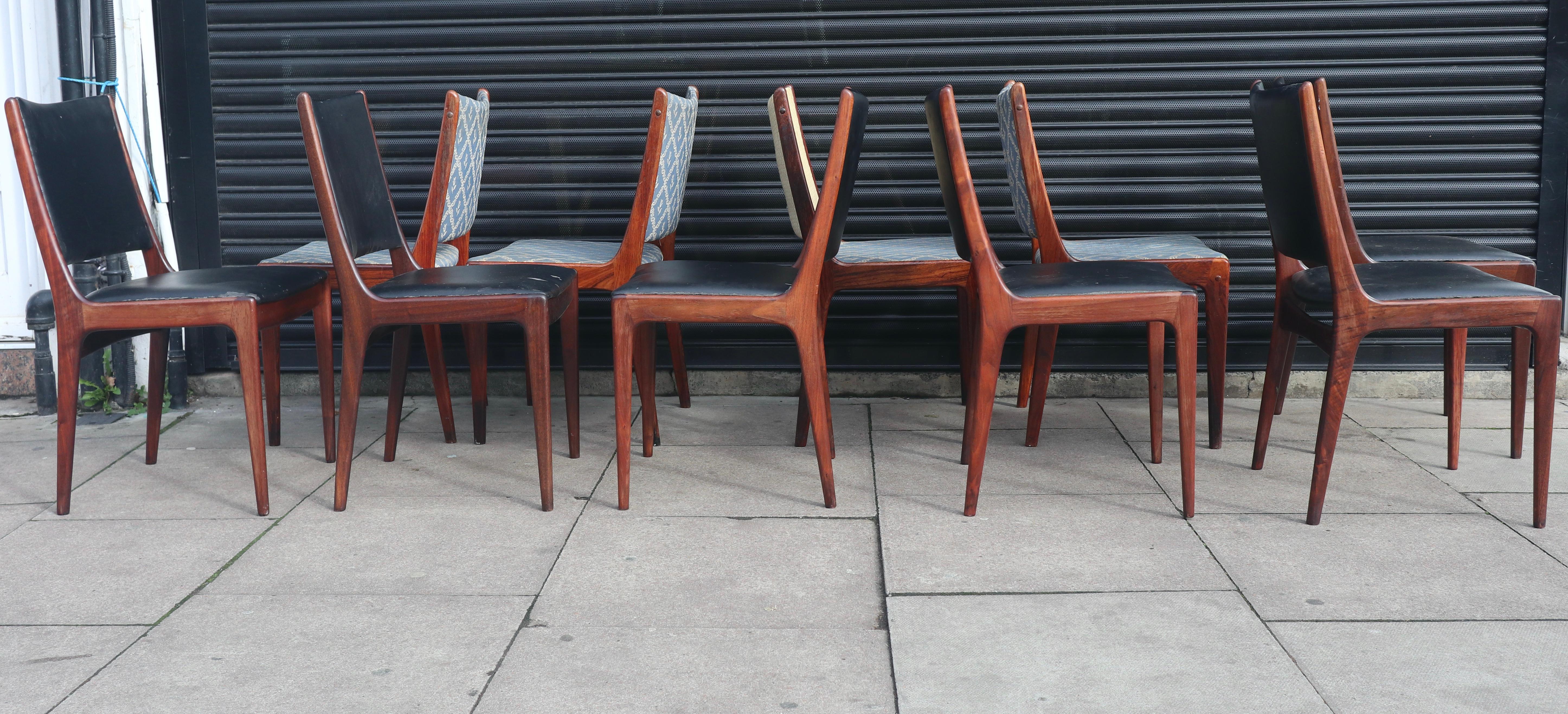 Eight Teak dining Chairs by Johannes Andersen for Uldum Møbelfabrik 1960s For Sale 5