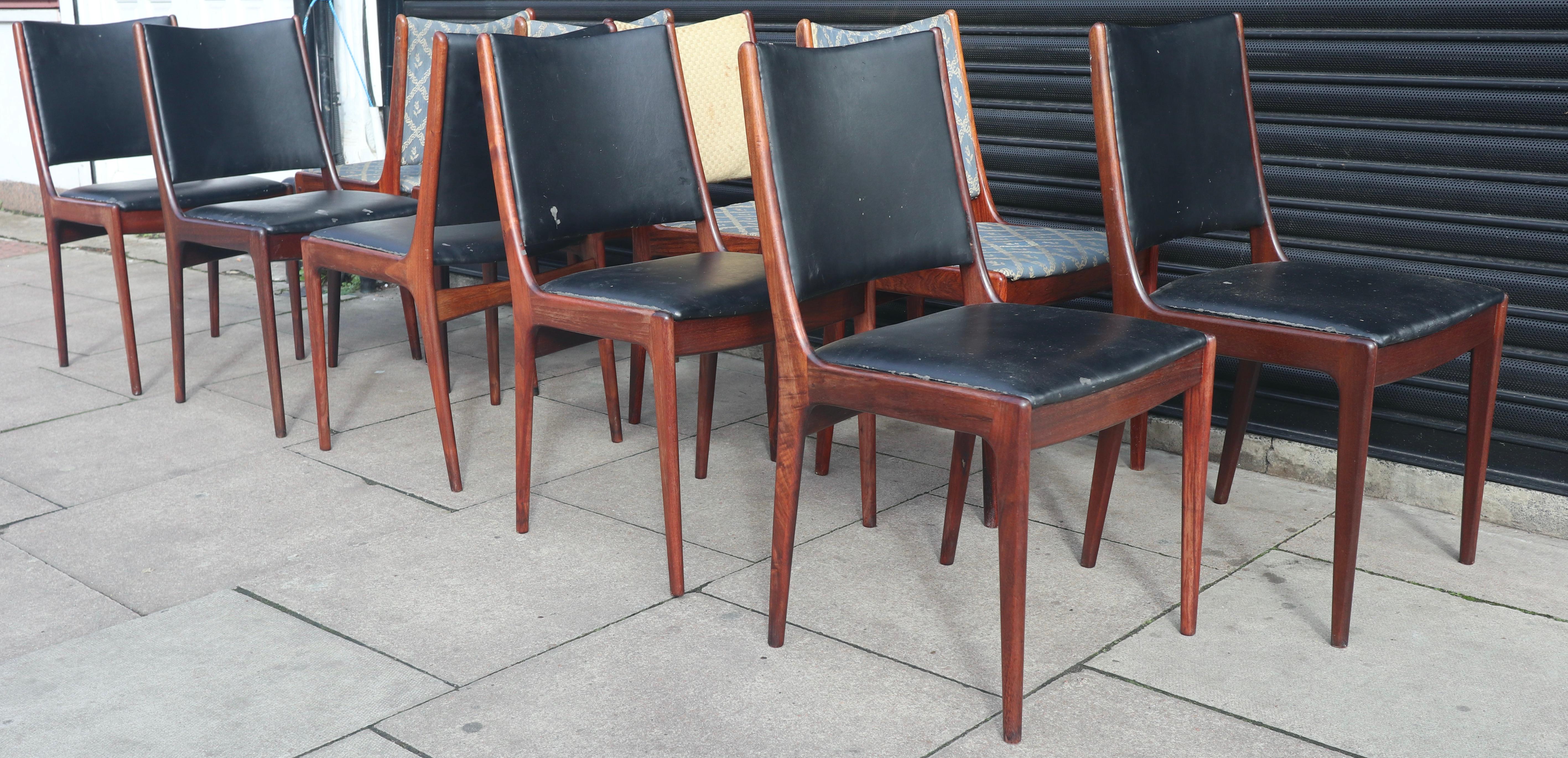 Danish Eight Teak dining Chairs by Johannes Andersen for Uldum Møbelfabrik 1960s For Sale
