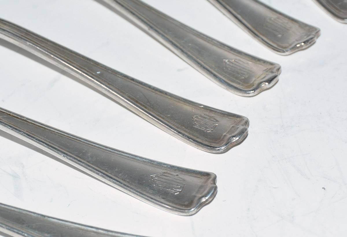 Americano Dieci cucchiaini d'argento d'epoca e cinque cucchiai da minestra d'argento d'epoca. in vendita
