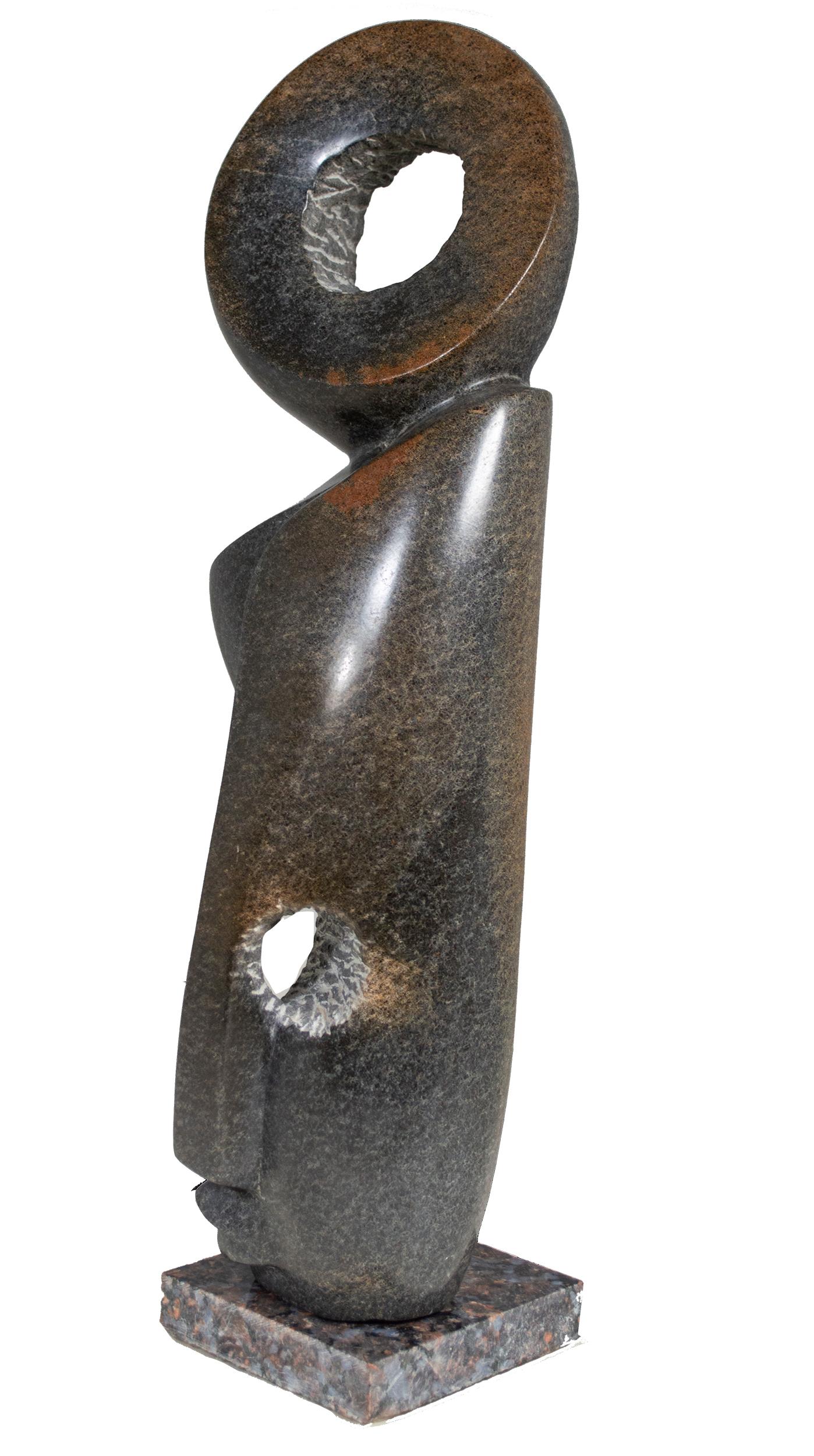 Sculpture originale Shona en pierre « Protégé par les Esprits » de Marowa & Chideu - Noir Figurative Sculpture par Tendai Marowa & Stanley Chideu