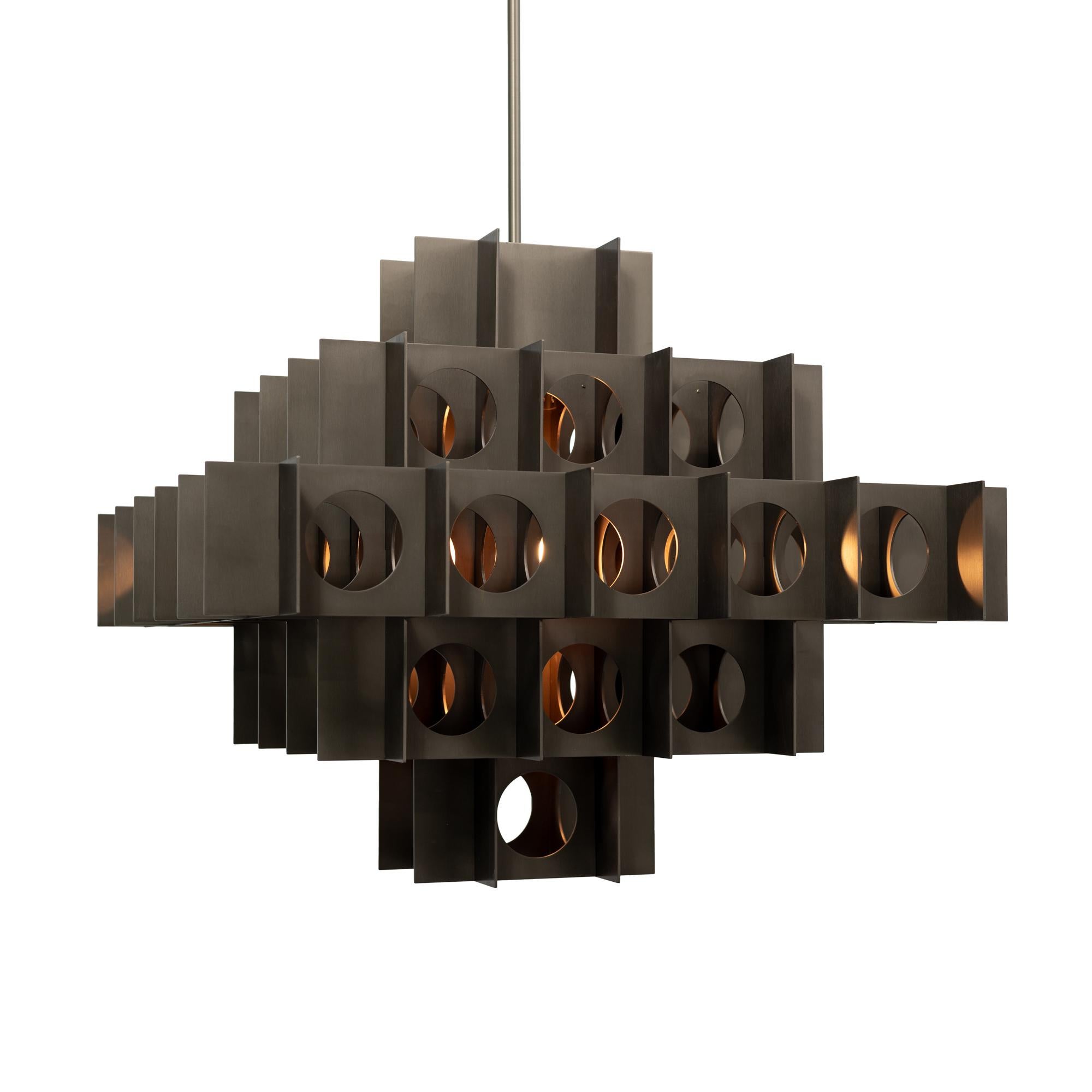 Lustre Tenfold 5T 24inch Bronze brossé, pendentif géométrique en métal perforé Neuf - En vente à Brooklyn, NY