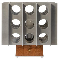 Tenfold Low Tischleuchte, Diffusor aus perforiertem Metall & Sockel aus Mahagoniholz von Sapele