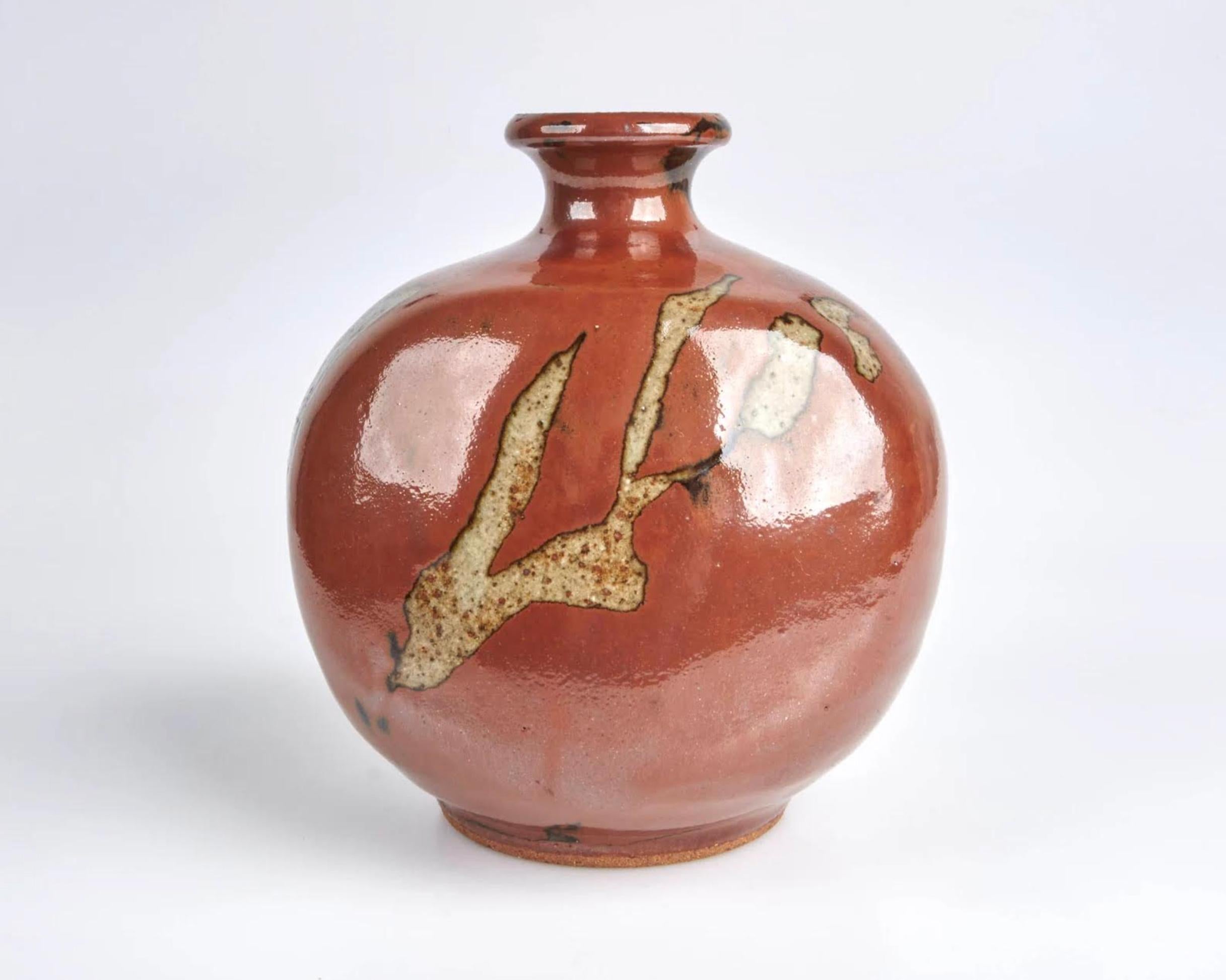 Glazed Tenmoku stoneware bulbous bottle vase by Shoji Hamada, mid-century  For Sale