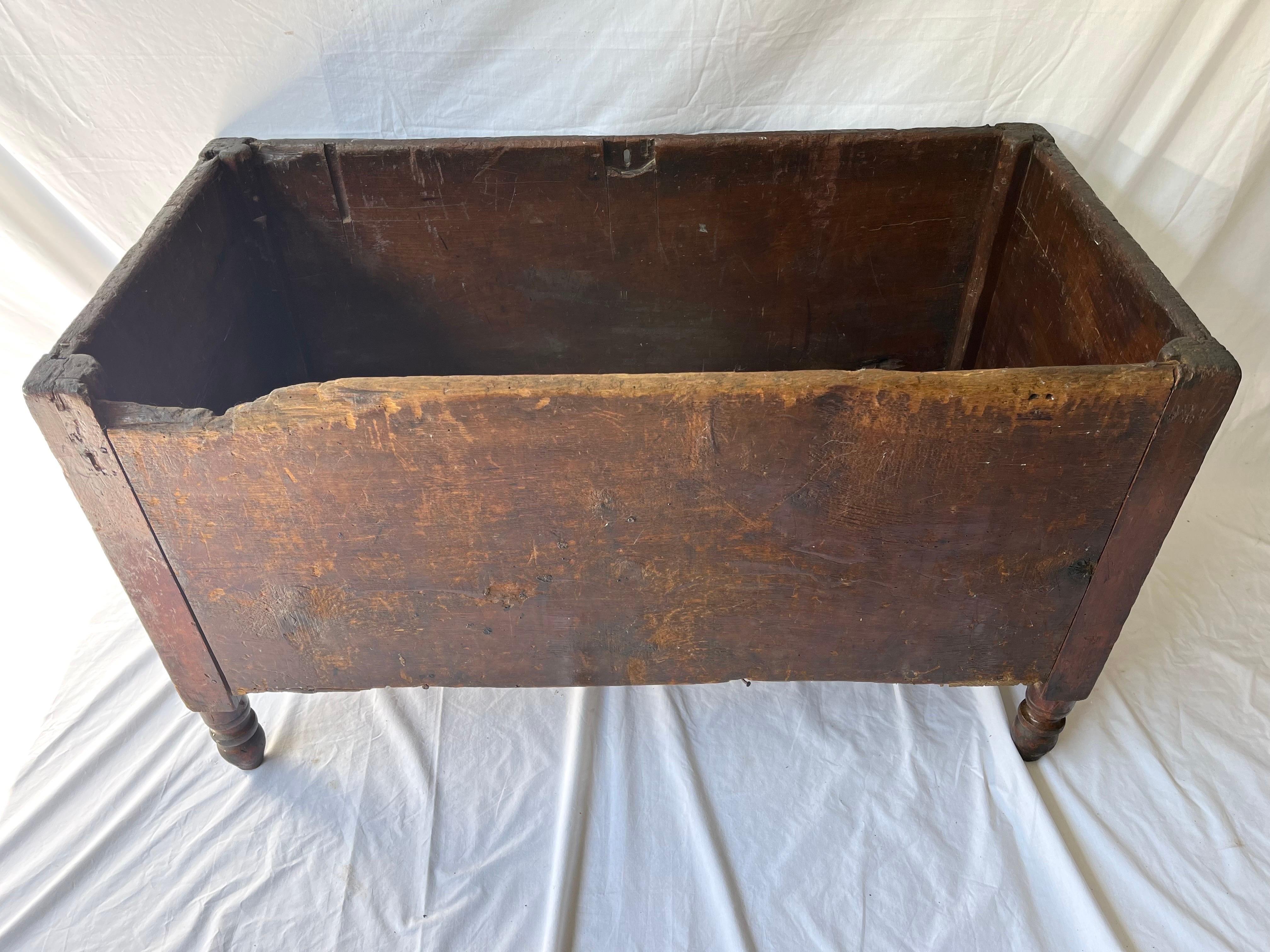 Tennessee Antique American Hand Built Primitive Blanket Chest Relic Cow Feeder For Sale 4