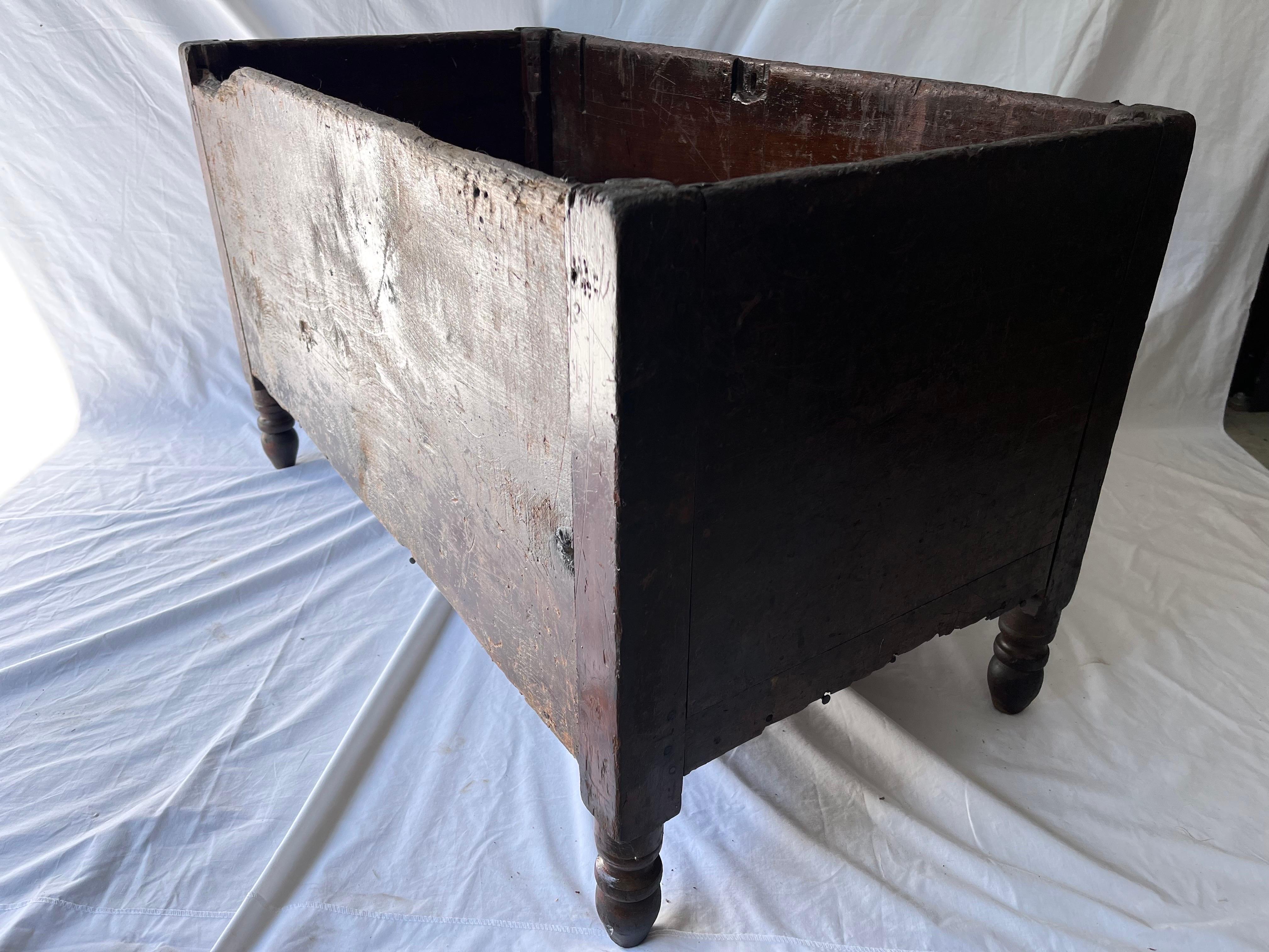 Tennessee Antique American Hand Built Primitive Blanket Chest Relic Cow Feeder For Sale 6