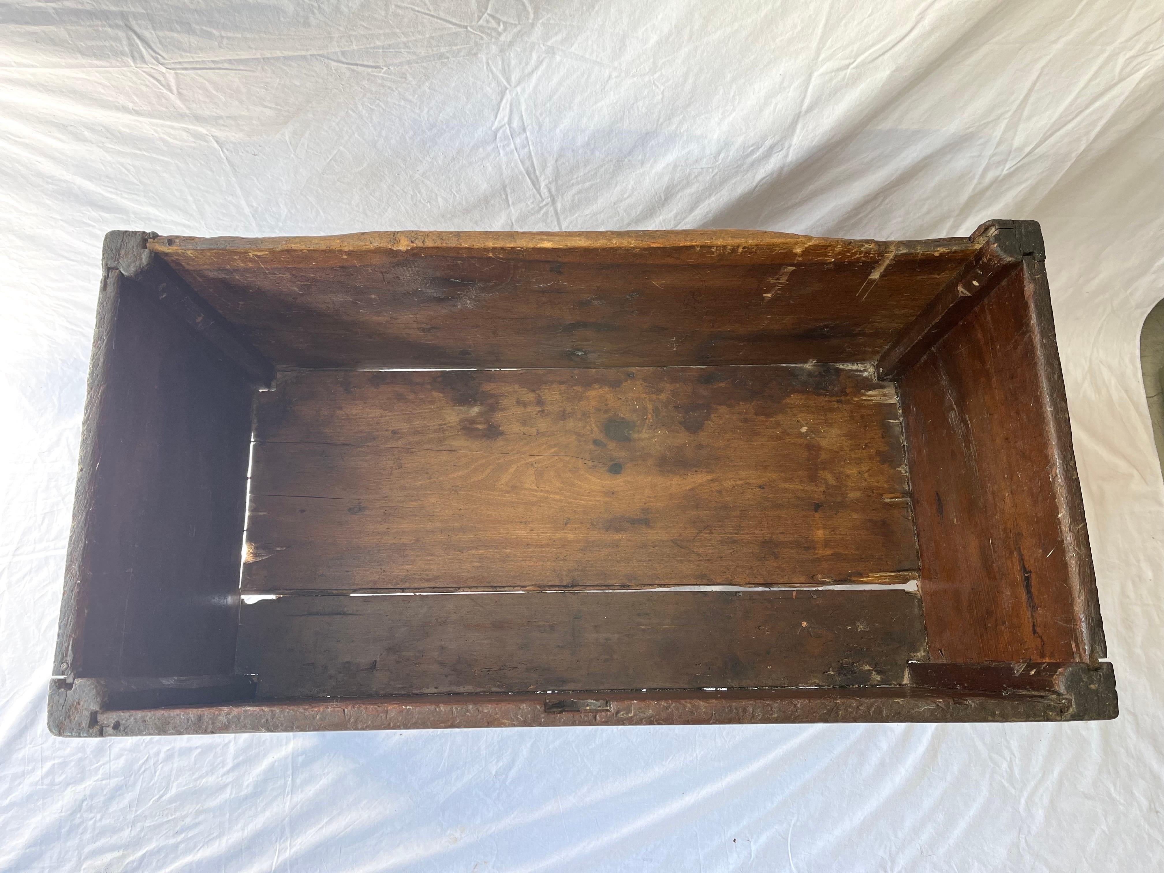 Tennessee Antique American Hand Built Primitive Blanket Chest Relic Cow Feeder For Sale 10
