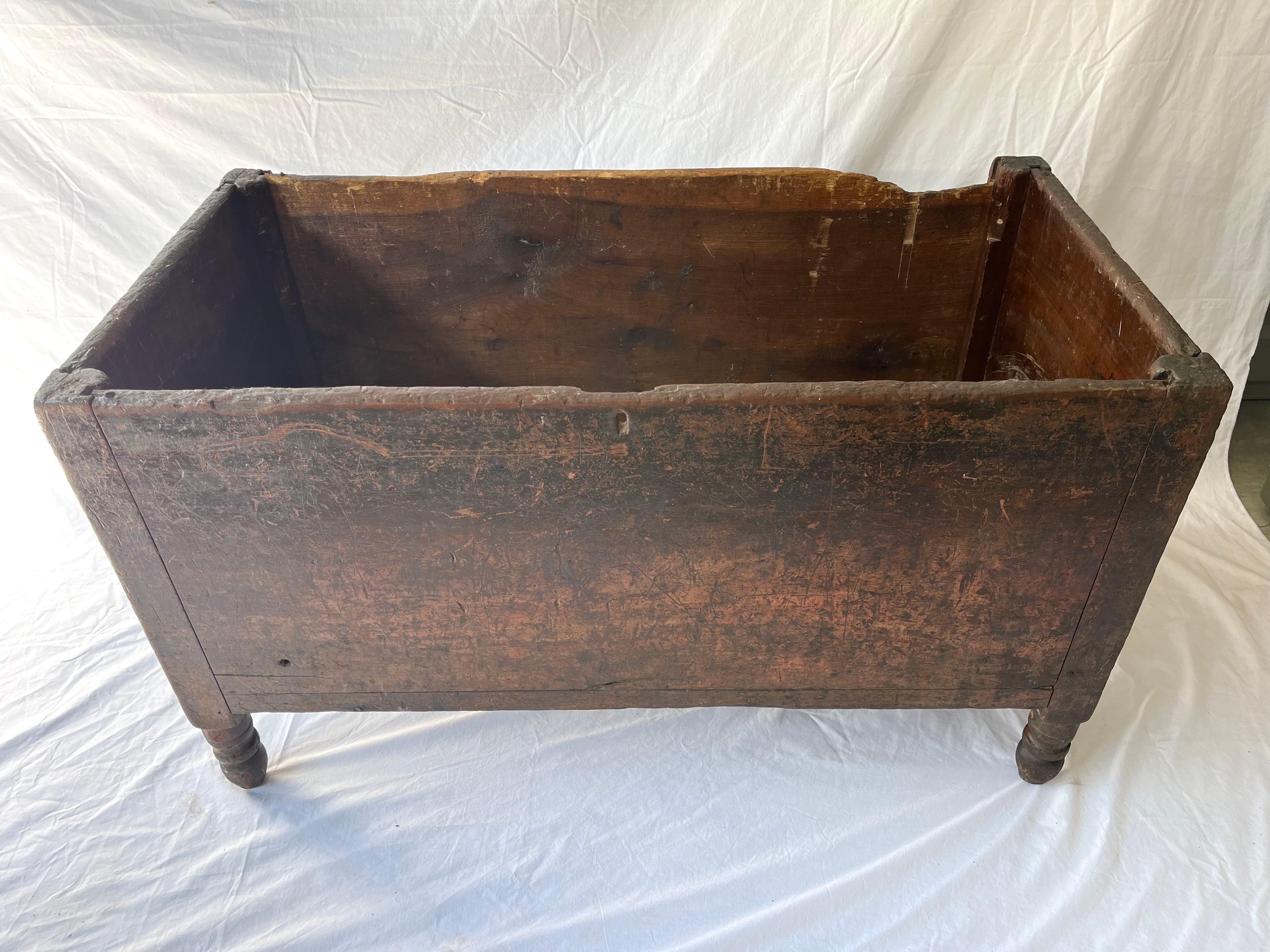 Tennessee Antique American Hand Built Primitive Blanket Chest Relic Cow Feeder For Sale 12