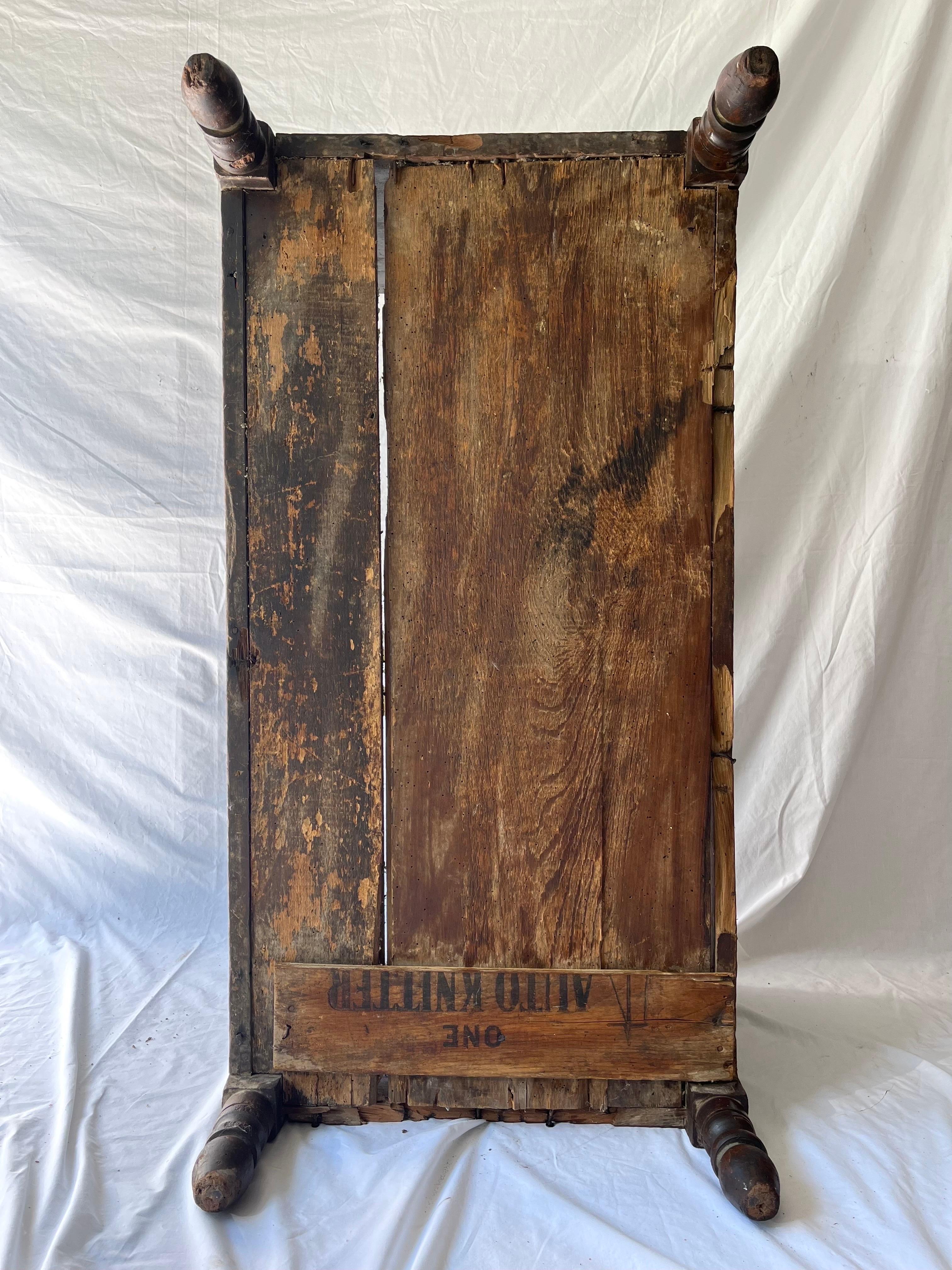 Tennessee Antique American Hand Built Primitive Blanket Chest Relic Cow Feeder In Distressed Condition For Sale In Atlanta, GA