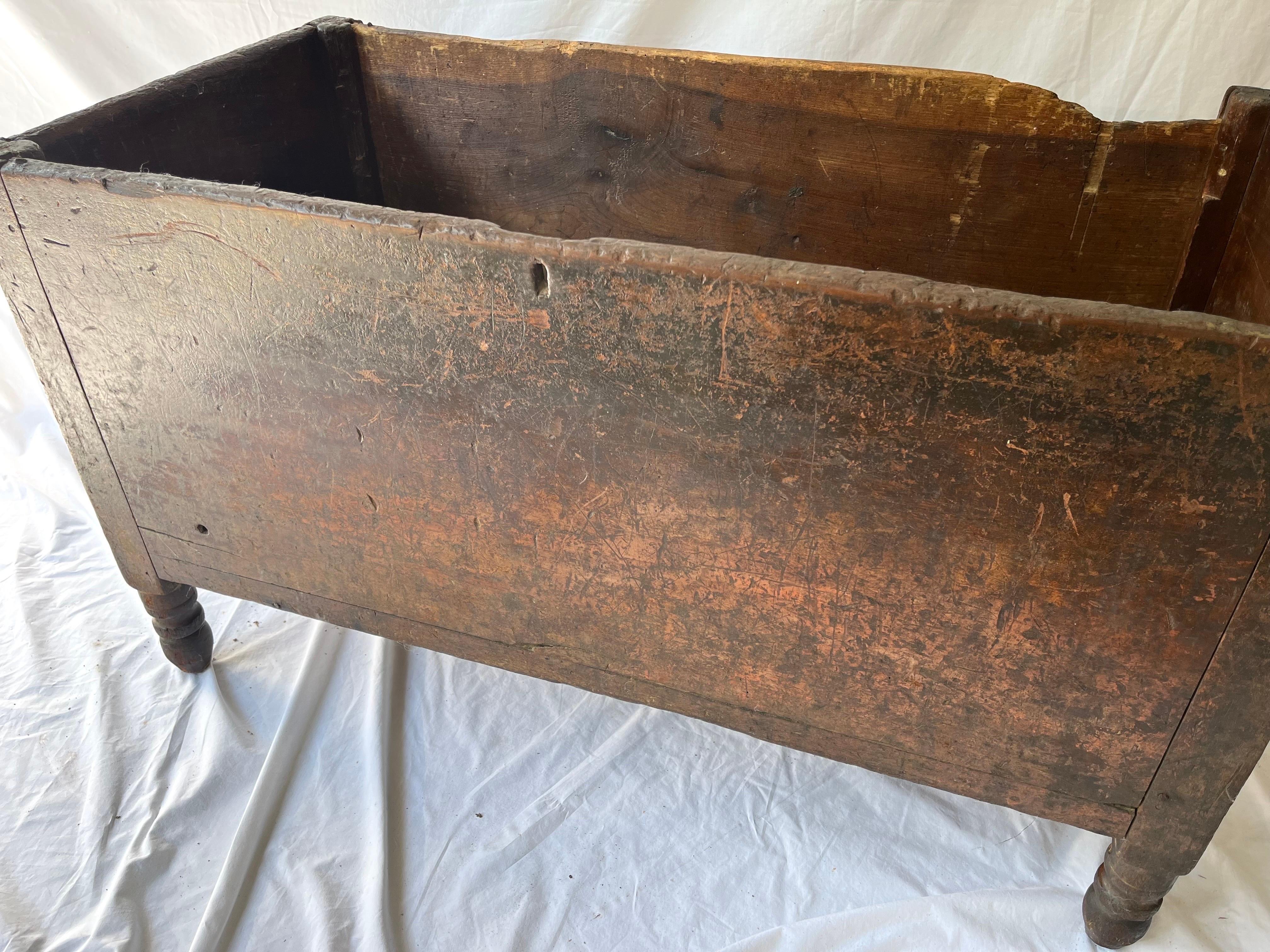 19th Century Tennessee Antique American Hand Built Primitive Blanket Chest Relic Cow Feeder For Sale