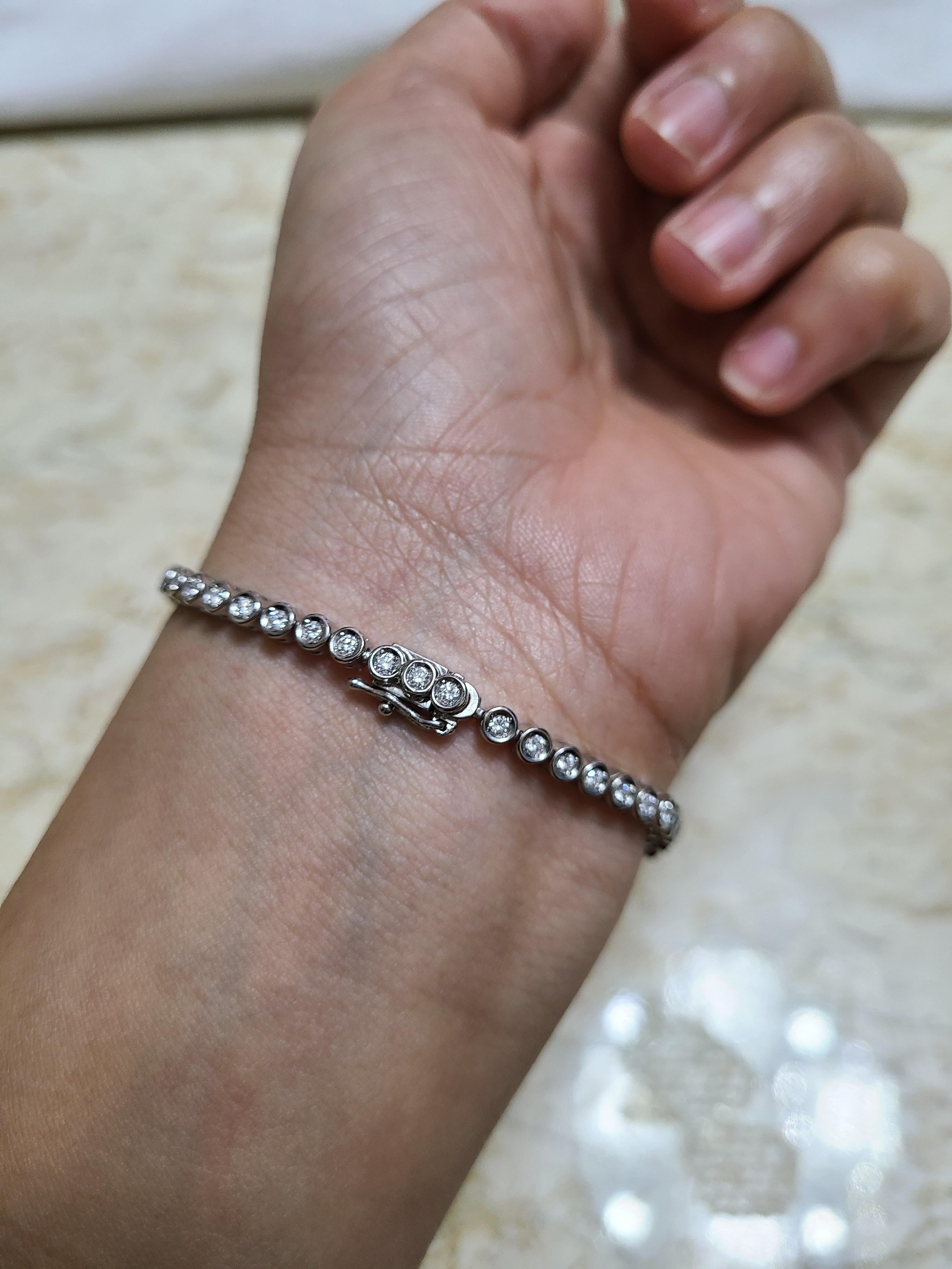 Tennisarmband 1,38 Karat in Platin PT850 mit Diamanten gefasst (Rundschliff)