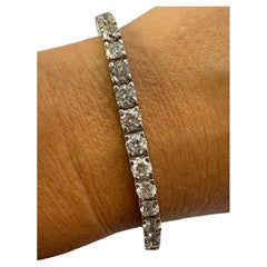 Tennis bracelet 14KT gold 8.97 carats