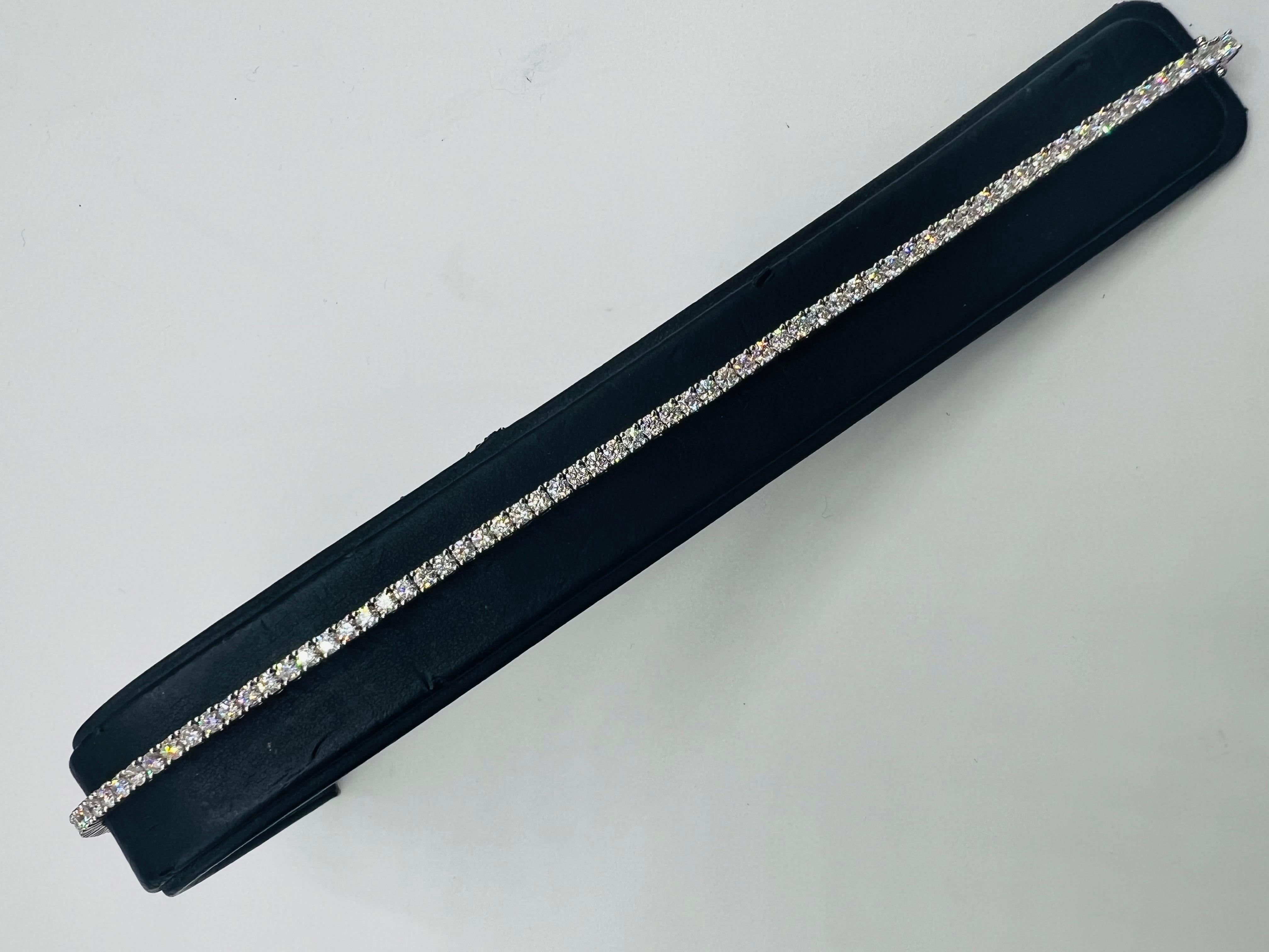 Tennis Bracelet 18-Carat White Gold Set with Diamonds for 4 Carat 2