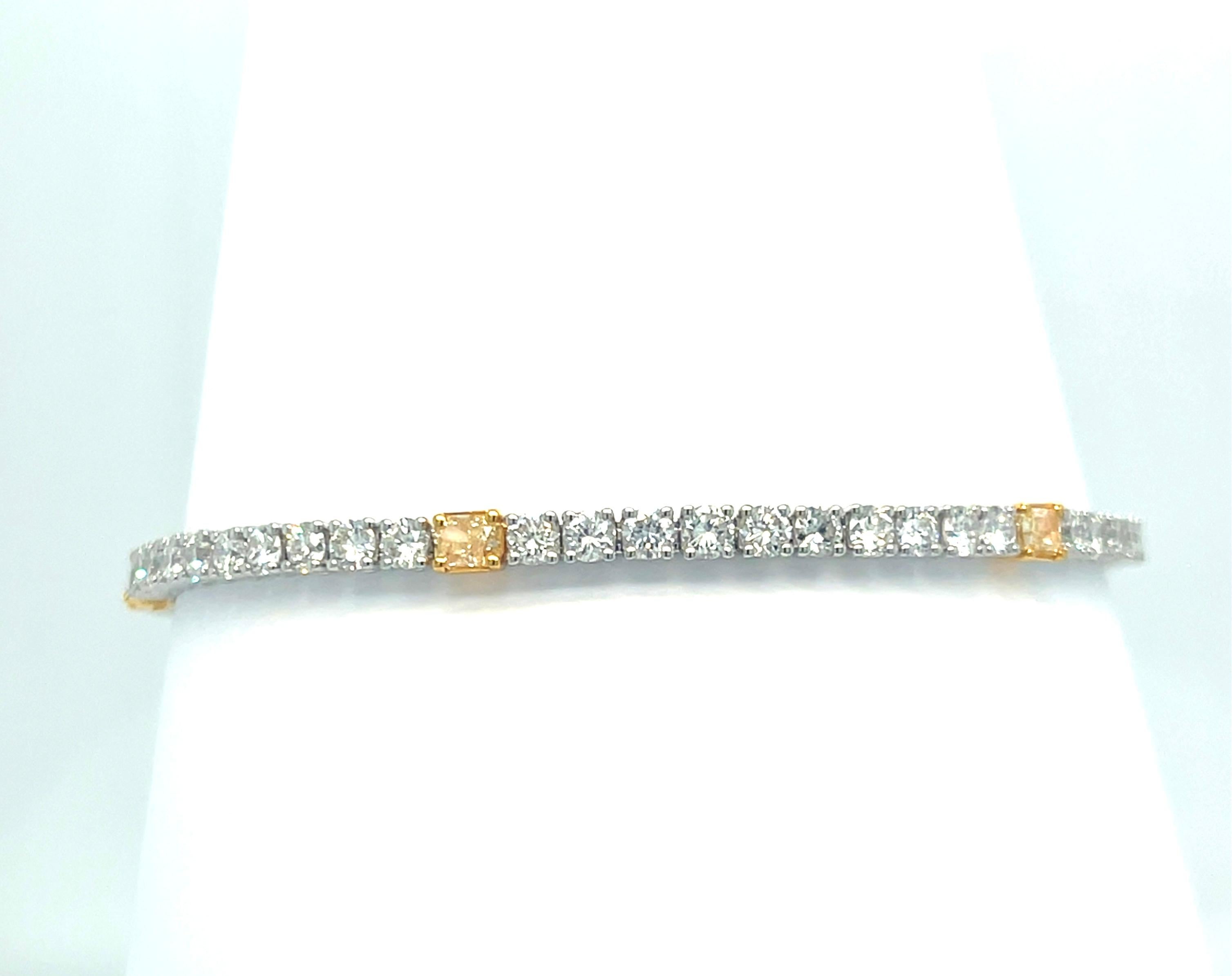 Bracelet de tennis en or 18kt avec 5.88 carats de diamants jaunes et blancs de couleur naturelle en vente 5