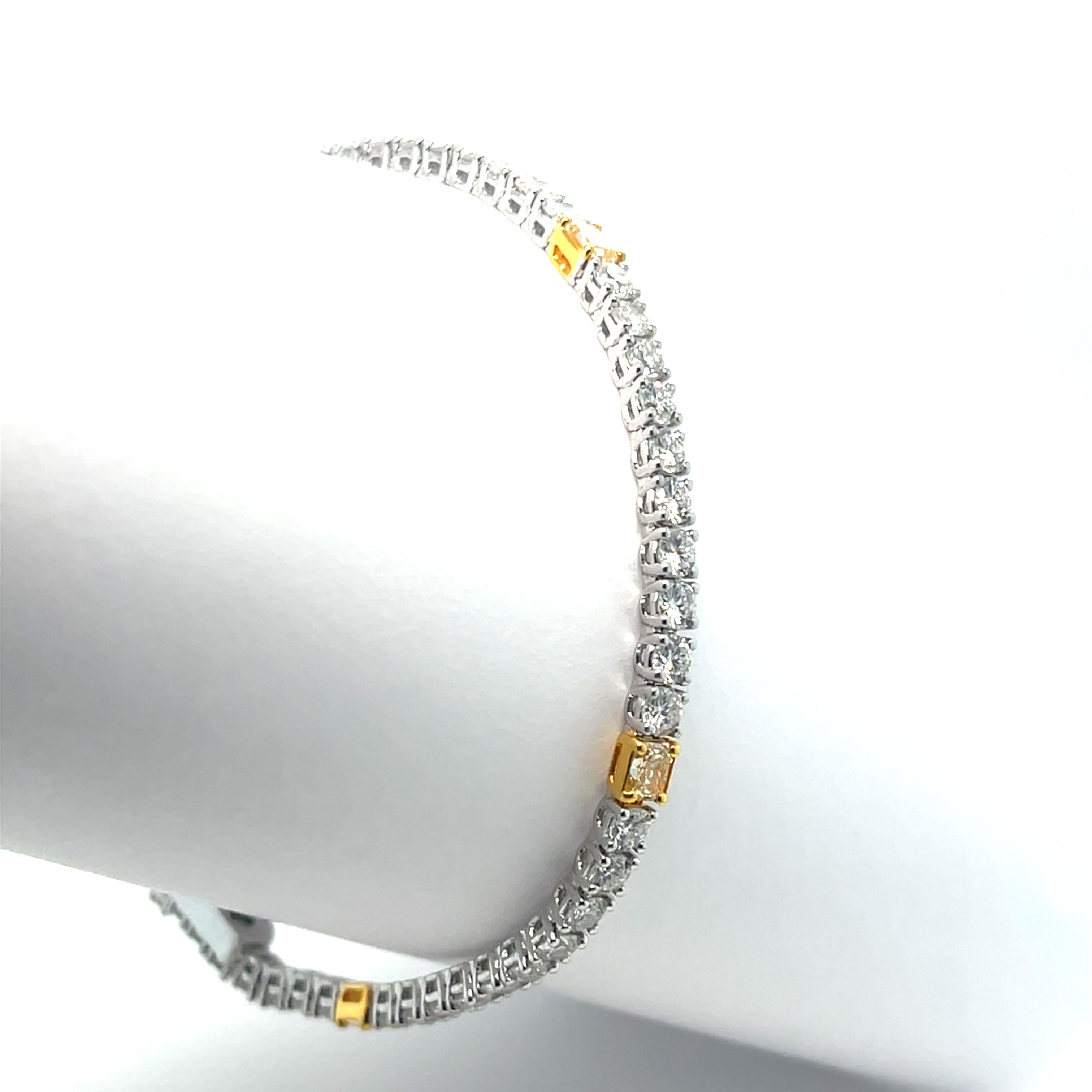 Bracelet de tennis en or 18kt avec 5.88 carats de diamants jaunes et blancs de couleur naturelle en vente 7
