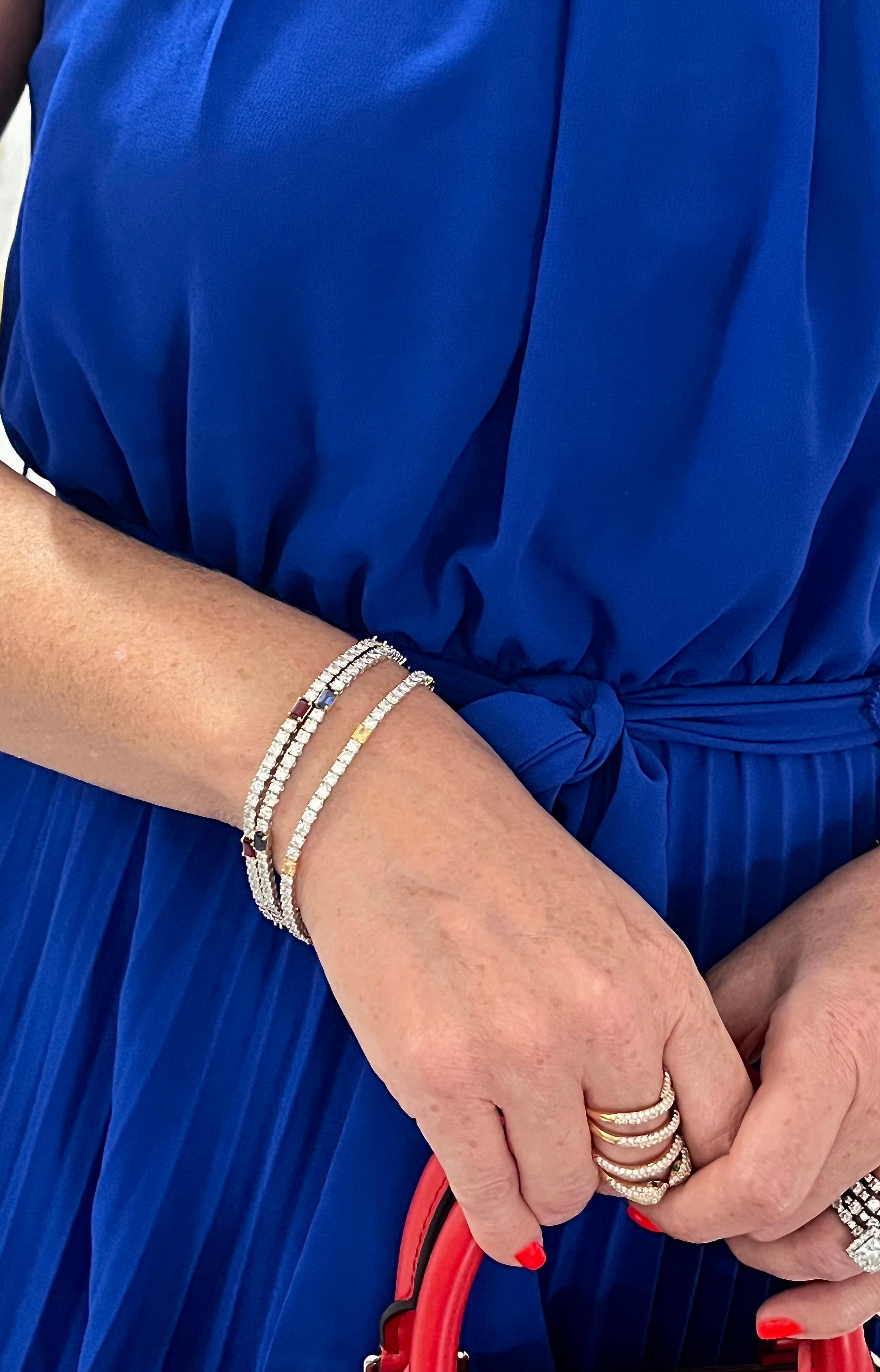 Bracelet de tennis en or 18kt avec 5.88 carats de diamants jaunes et blancs de couleur naturelle en vente 10