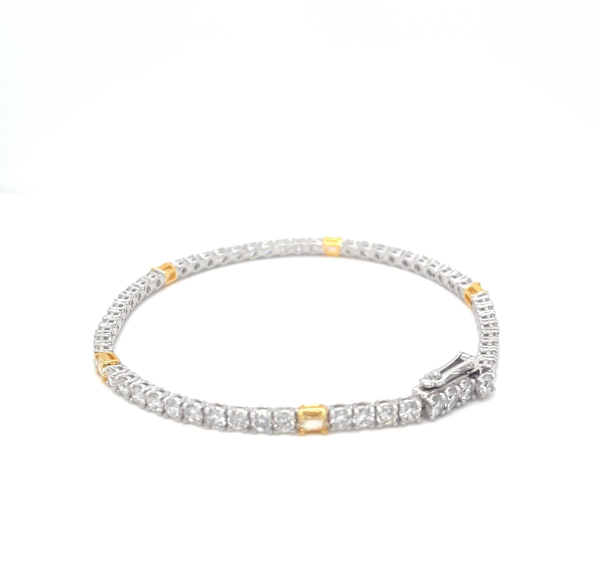 Bracelet de tennis en or 18kt avec 5.88 carats de diamants jaunes et blancs de couleur naturelle en vente 3