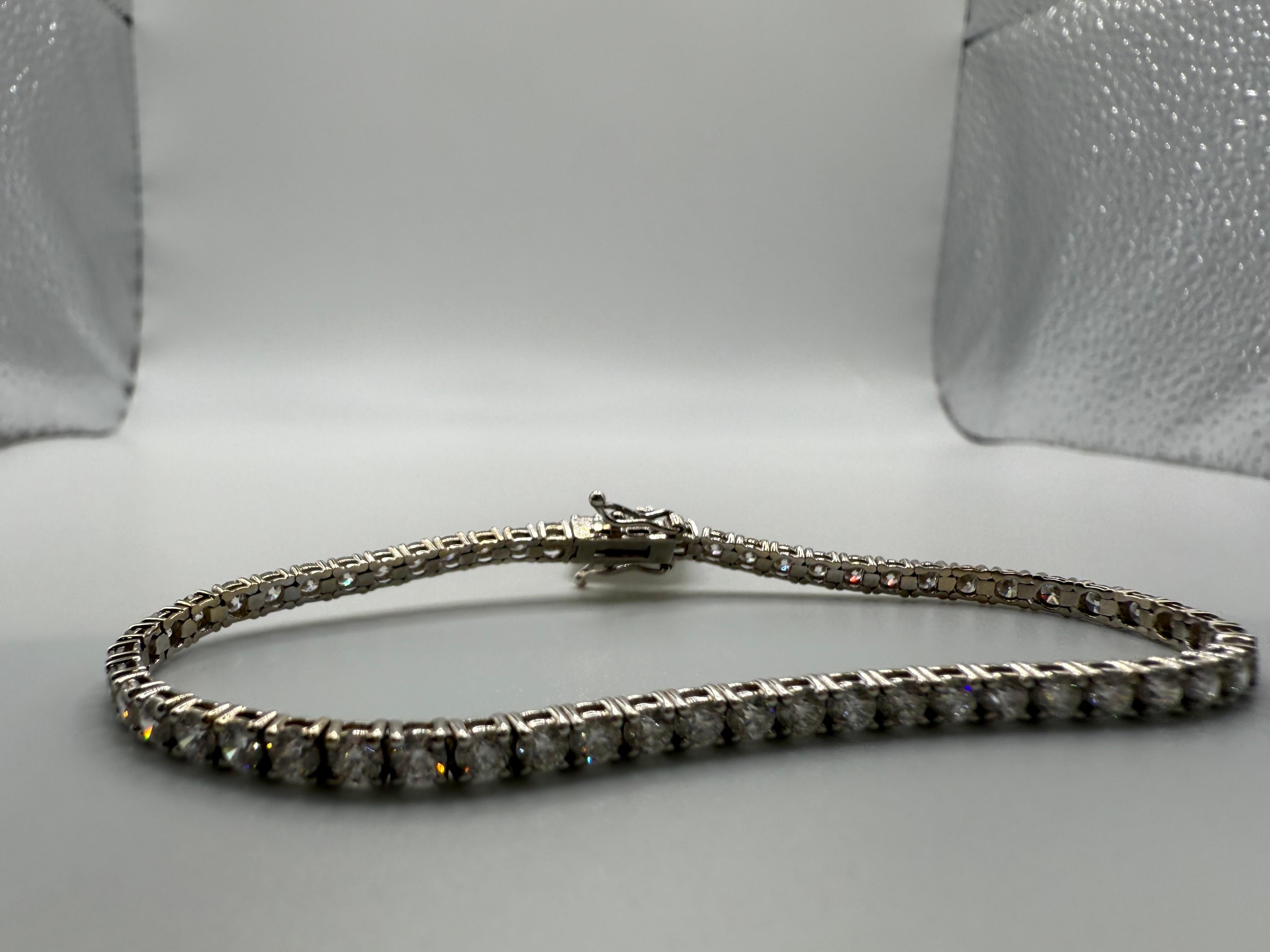 Tennis bracelet 4.41ct 18KT gold well made bracelet For Sale 2