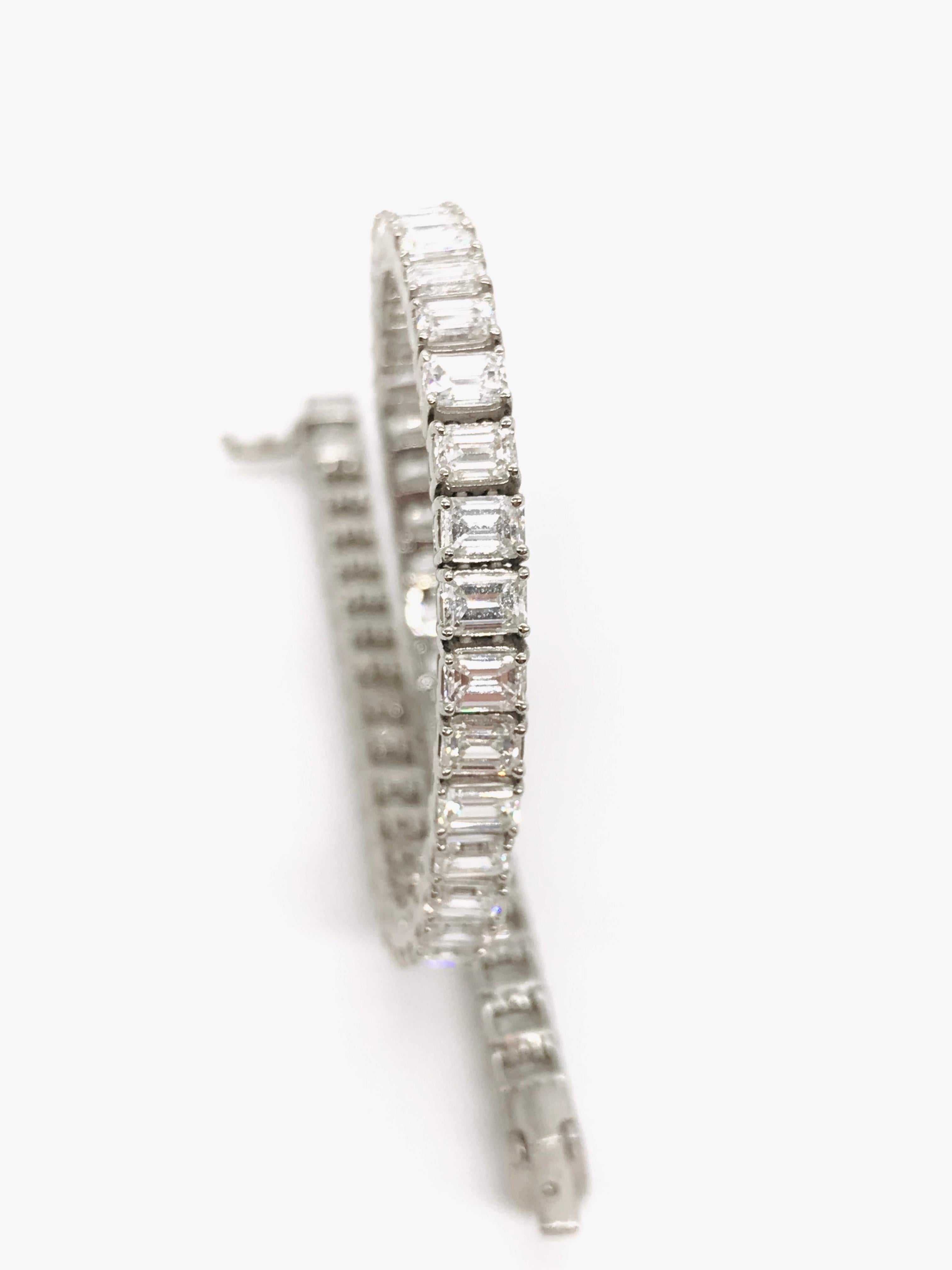 Women's Tennis Bracelet Emerald Cut Diamonds color D Platinum HRD For Sale