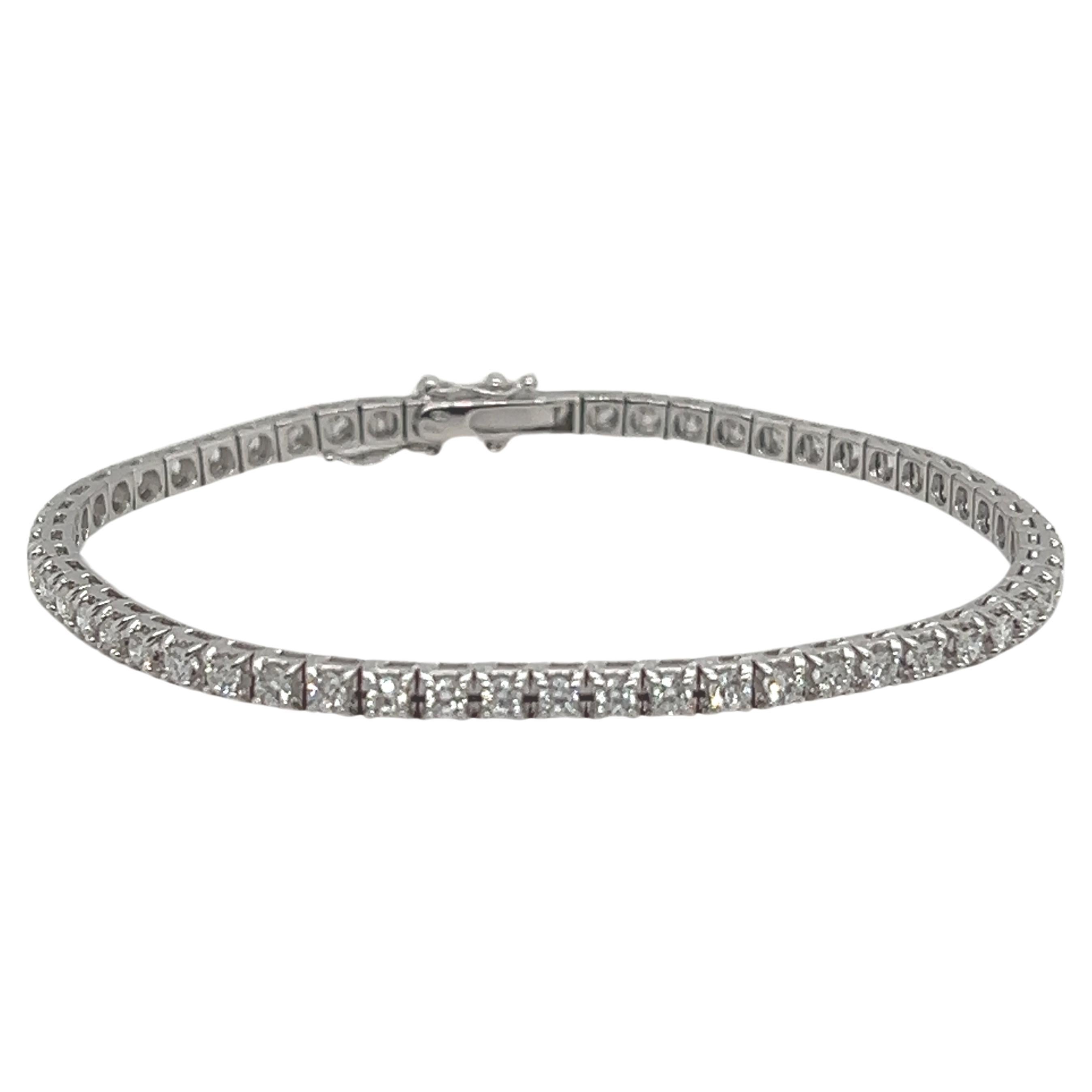 Tennis Bracelet in 18-Carat White Gold Adorned with Diamonds