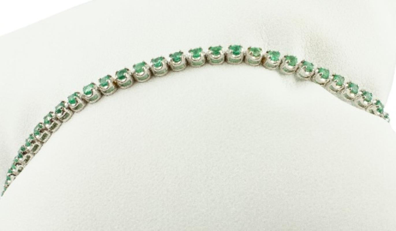 Tennis bracelet in 18k white gold structure, mounted with 2.27ct of intense emeralds.
This bracelet is totally handmade by Italian master goldsmiths
Total weight 6.8 g
length 18 cm
RF + UUCG
For any enquires, please contact the seller through the