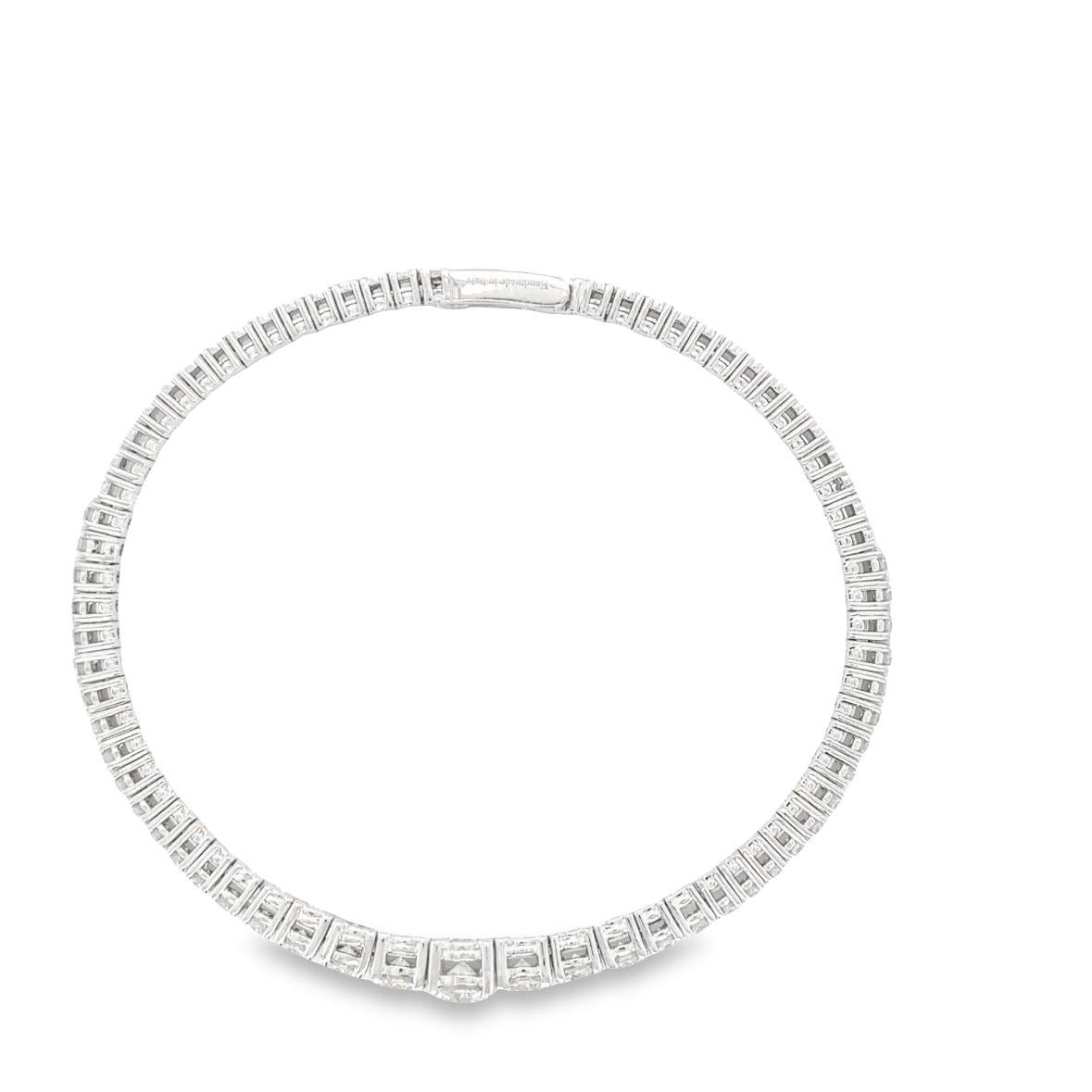 Contemporain Bracelet tennis en or blanc 18 carats avec diamant central de couleur F en vente
