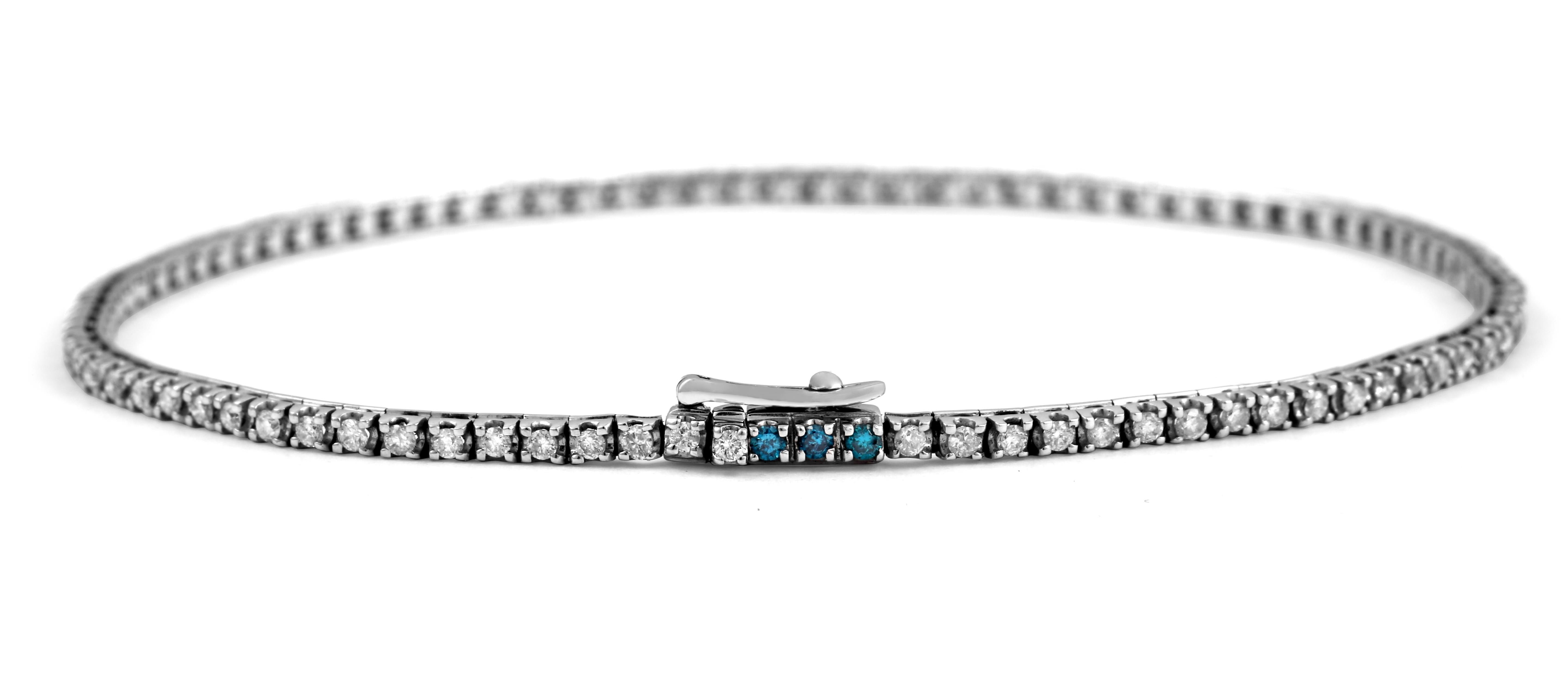 Modern Tennis Bracelet in White and Blue Diamonds and 18 Karat White Gold - Medium For Sale