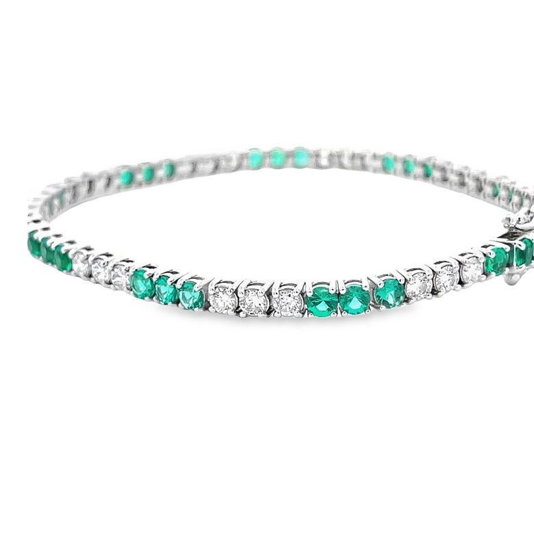 Round Cut Tennis Bracelet White Diamonds 2.09 CT & Green Emerald 3.20CT in 14K White Gold  For Sale